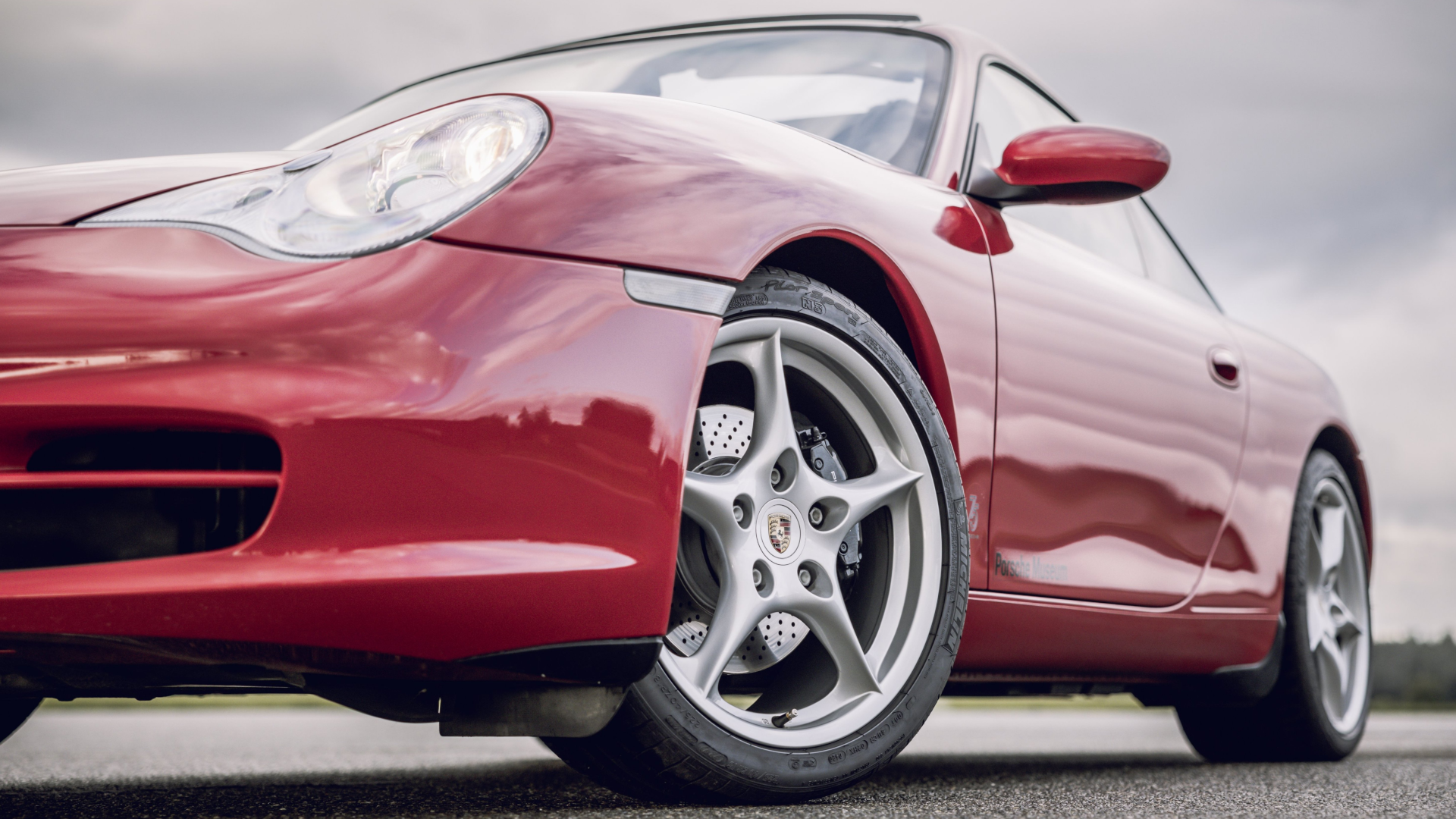 porsche-911-996-close-up.png
