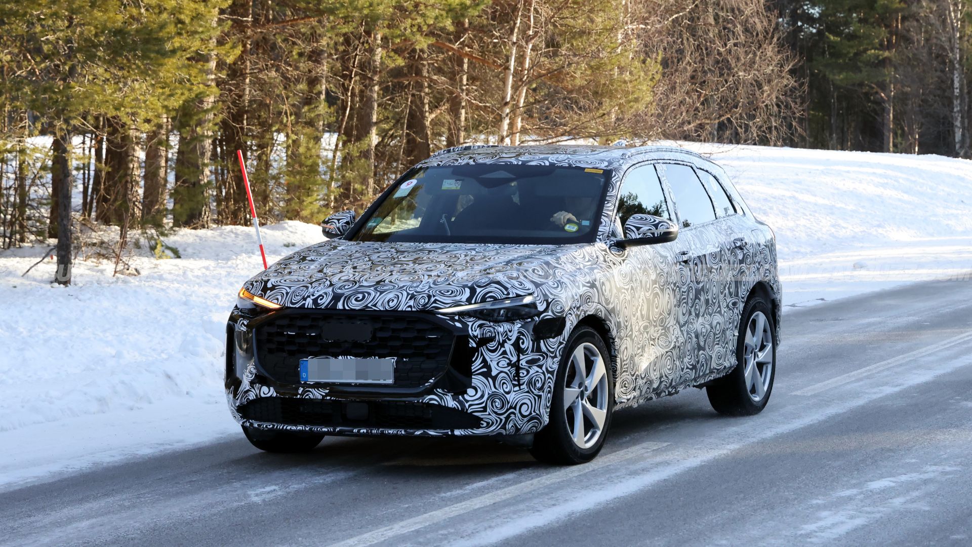 Porsche Will Have A New Combustion-Powered Macan In 2026: Report