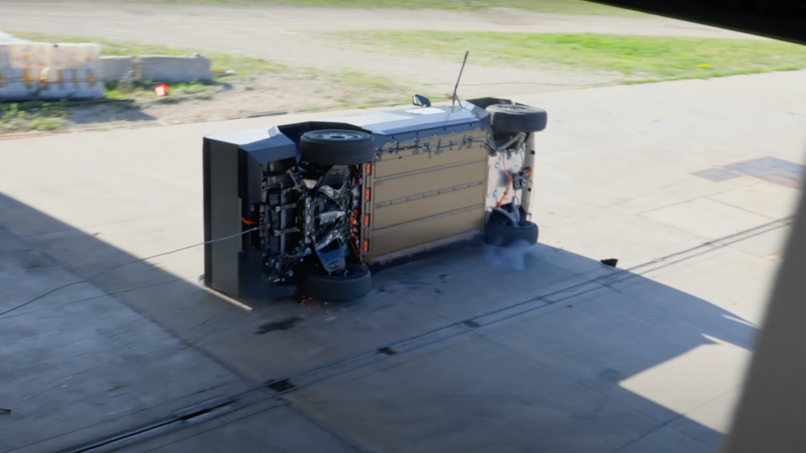 Tesla Cybertruck Crash Test  