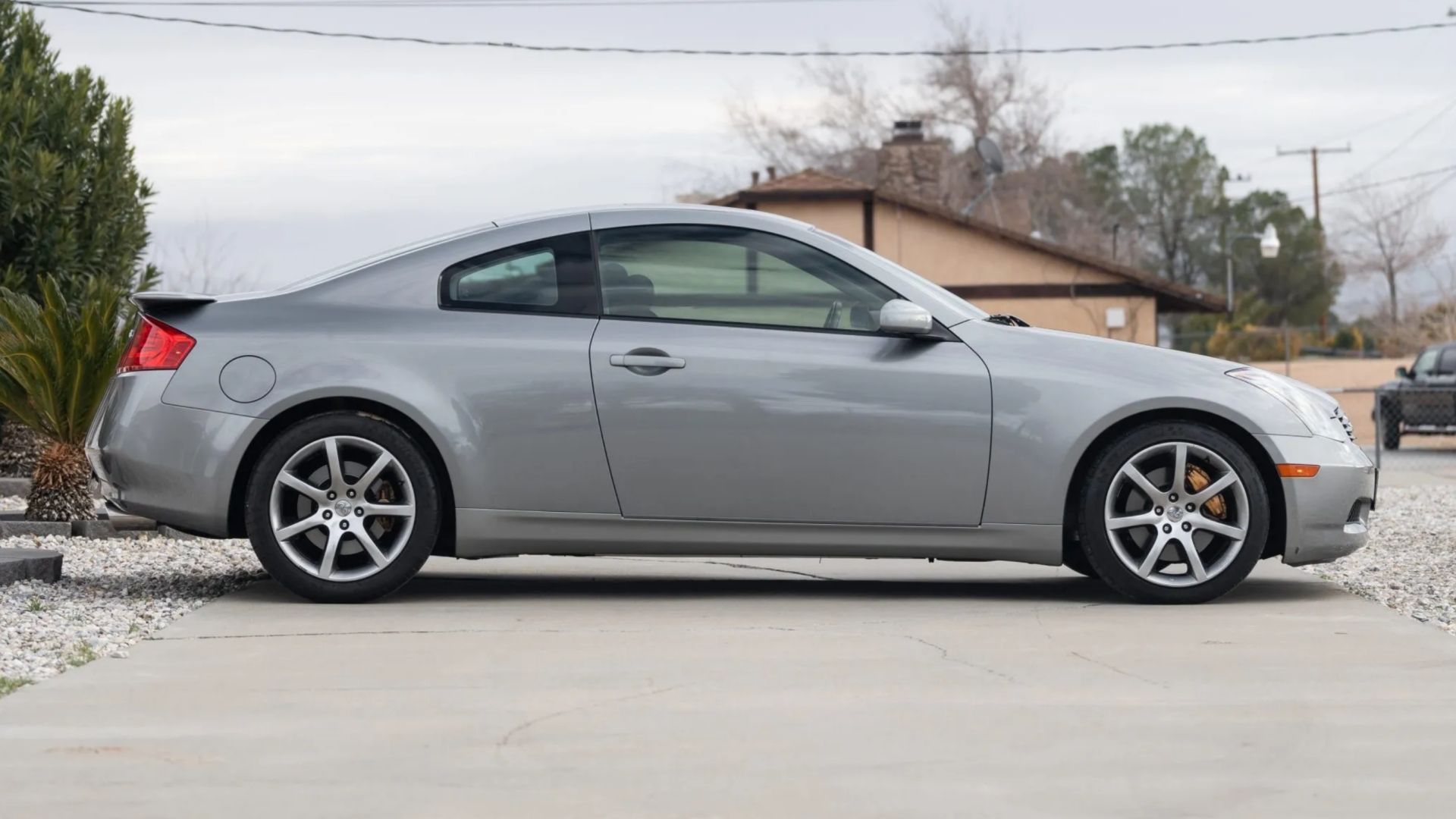 G35 vs. G37: Japanese Sports Coupes Compared, image size:1500x844