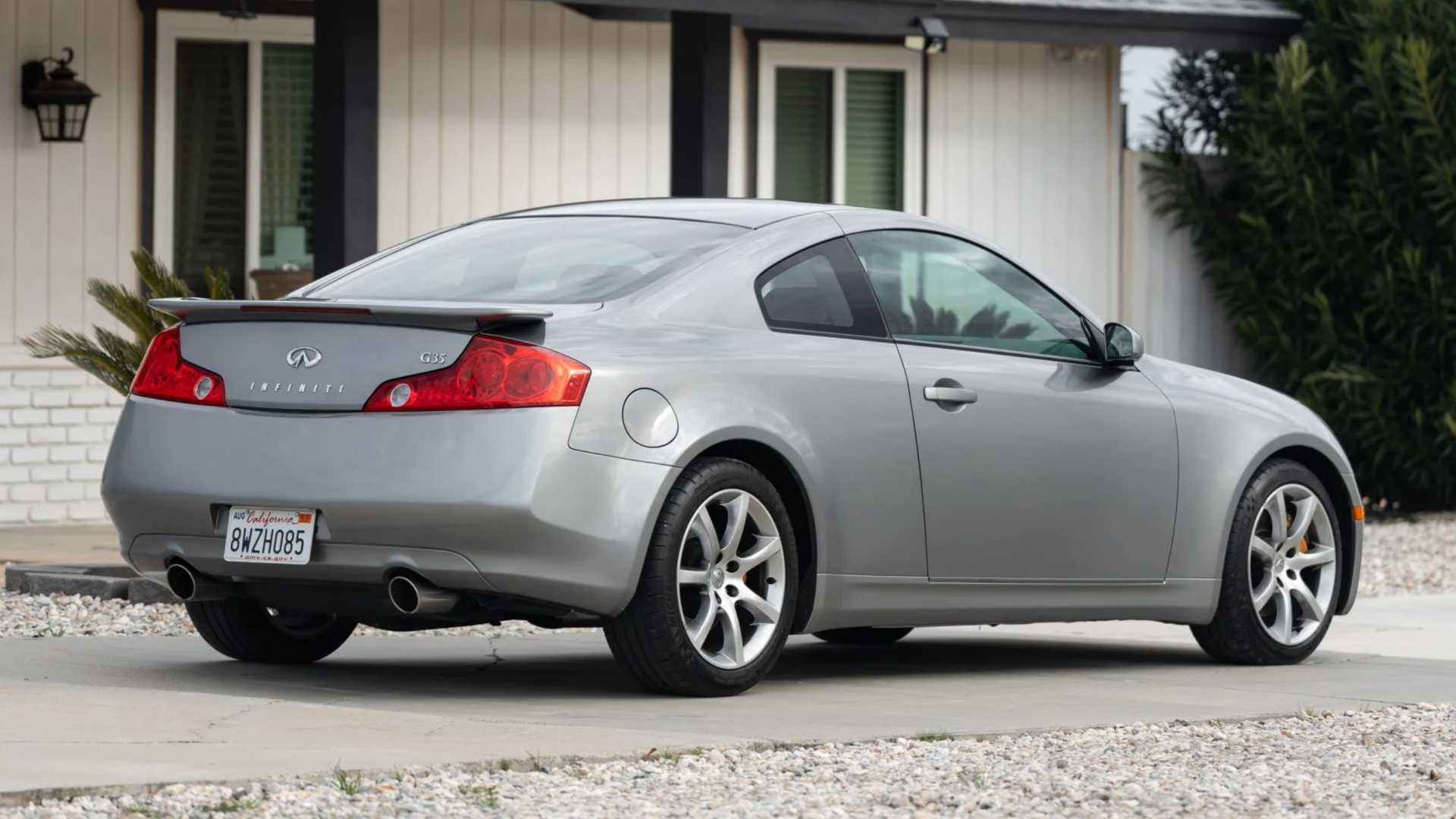 G35 Rear 2003 G35 vs. G37: Japanese Sports Coupes Compared