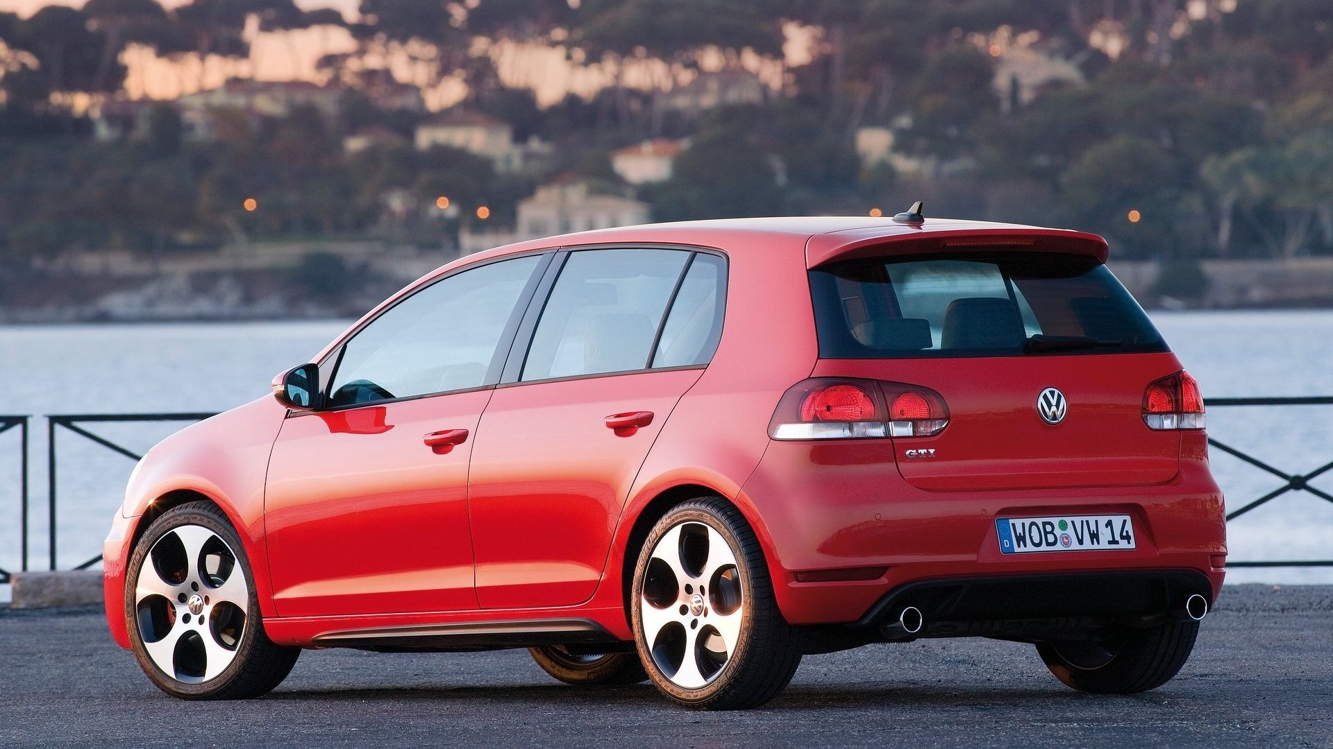 2010 volkswagen golf gti rear red