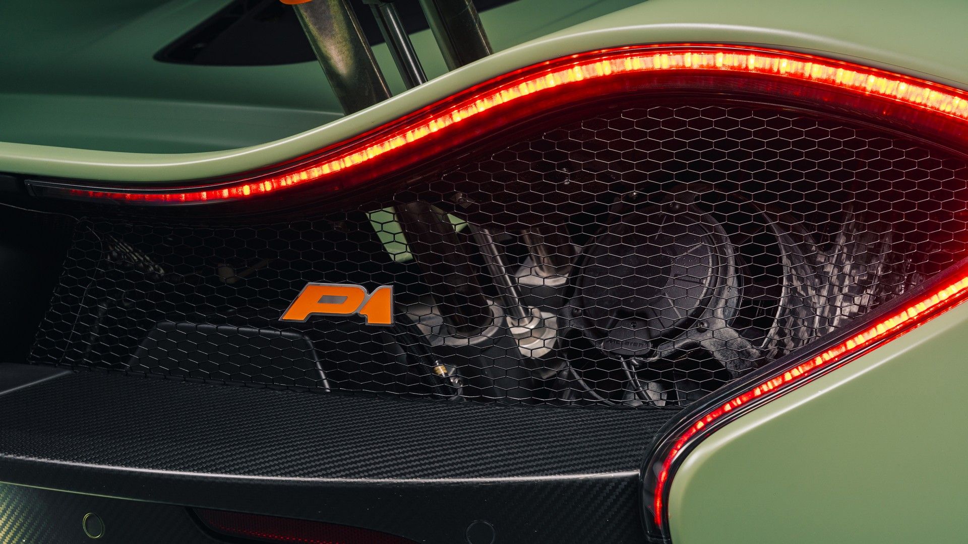 2015 McLaren P1 (3)