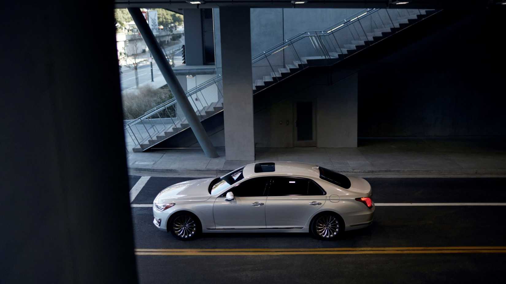 2017 Genesis G90 