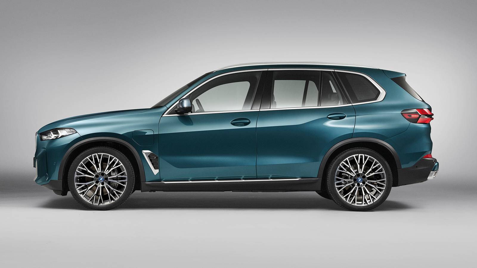 Best Plug-in Hybrid SUVs | 2025 PHEV Crossovers Rated | CarBuzz