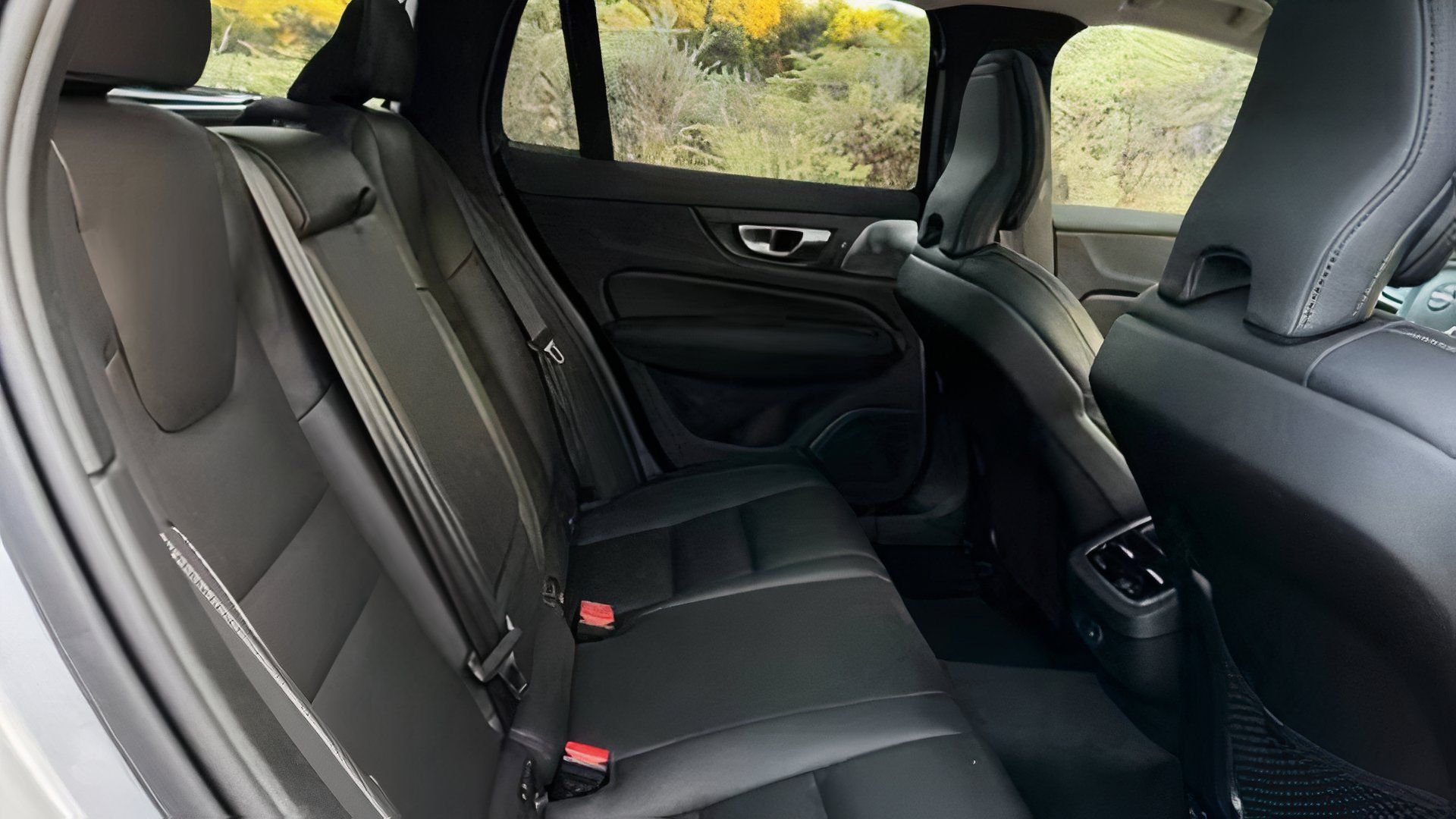2025 Volvo V60 Cross Country Pricing, Photos & Specs