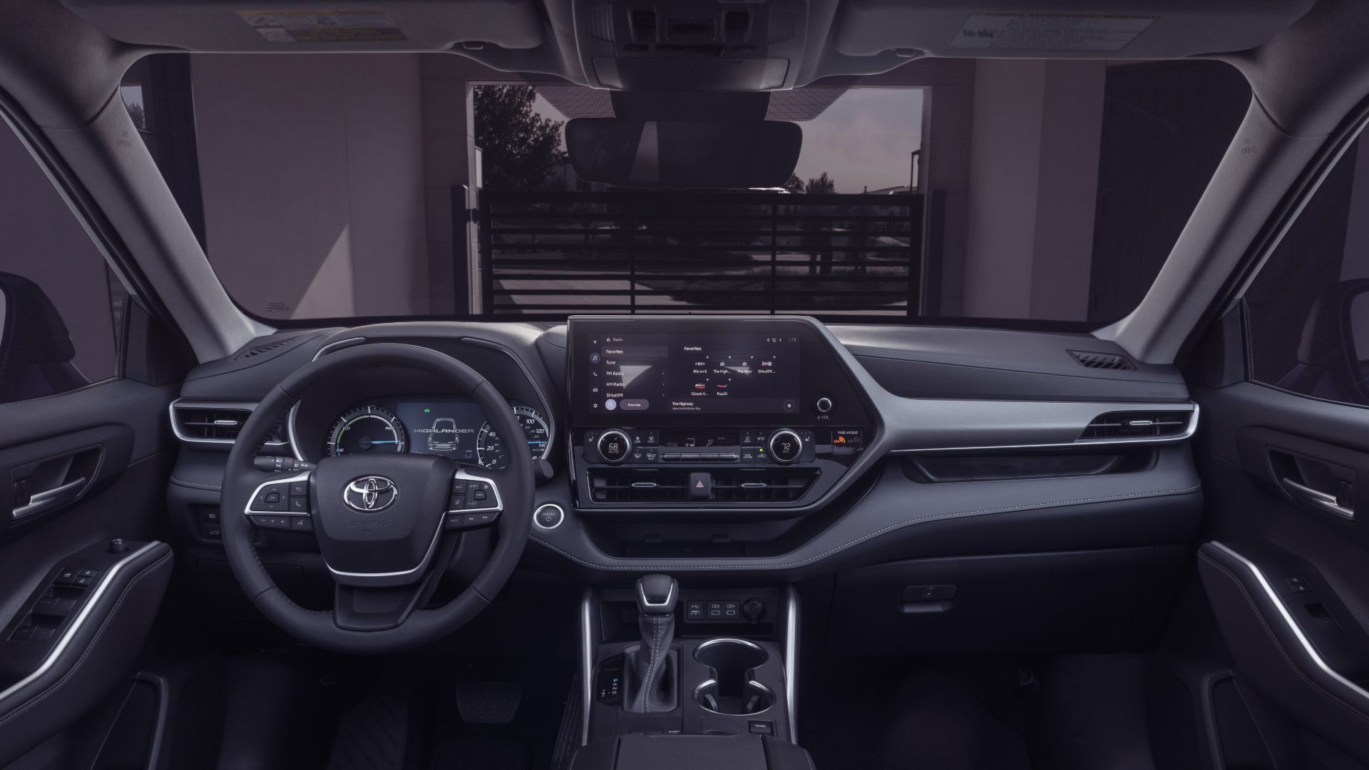 2024 Toyota Highlander Interior Photos