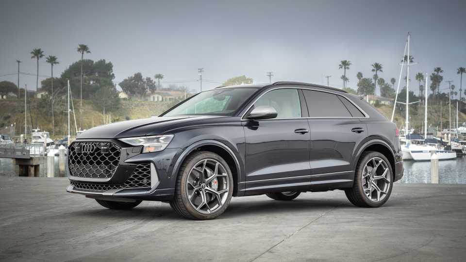 2025 Audi RS Q8 Pricing, Photos & Specs