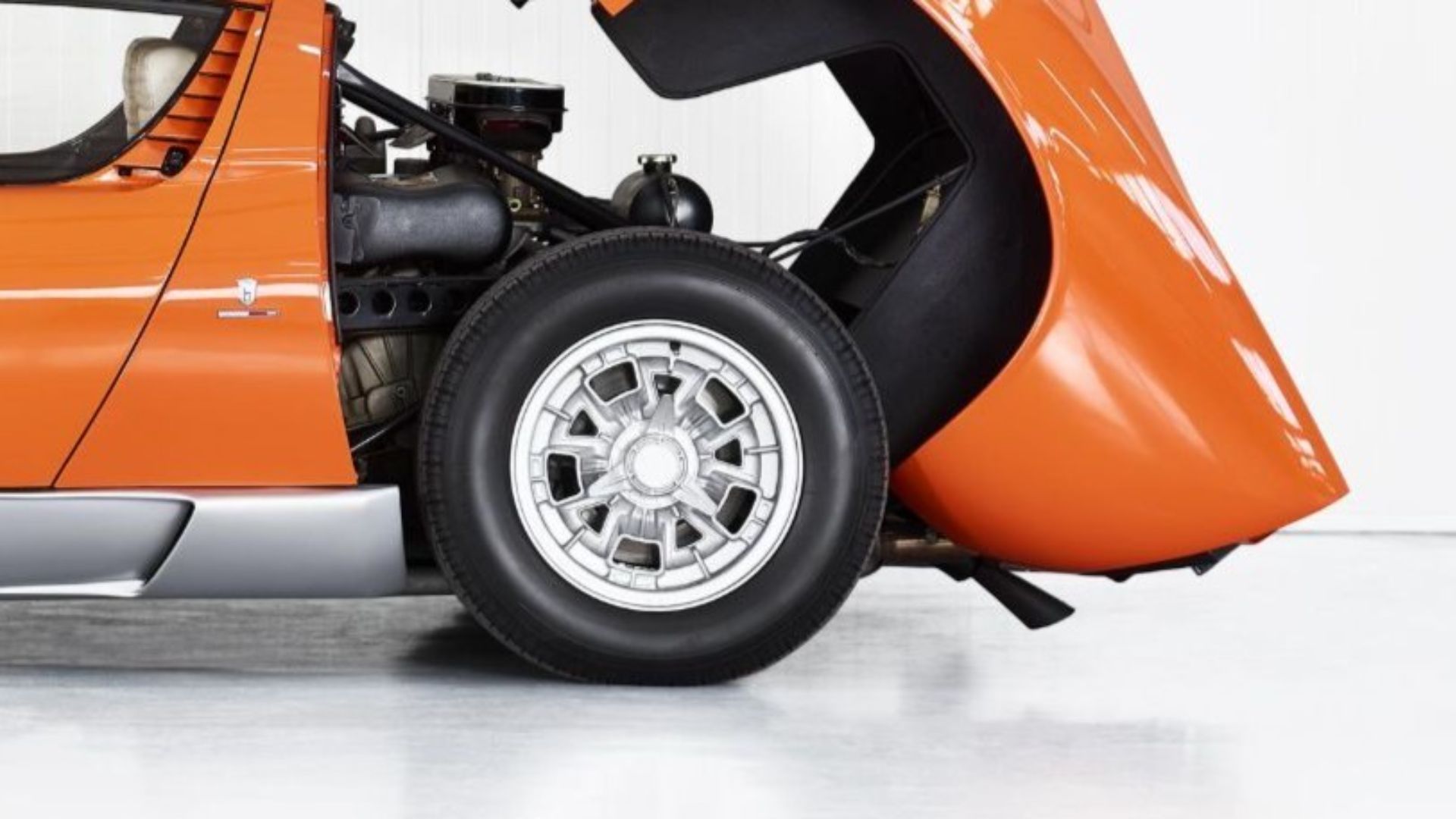 Lamborghini Miura P400 dummy exhaust tip