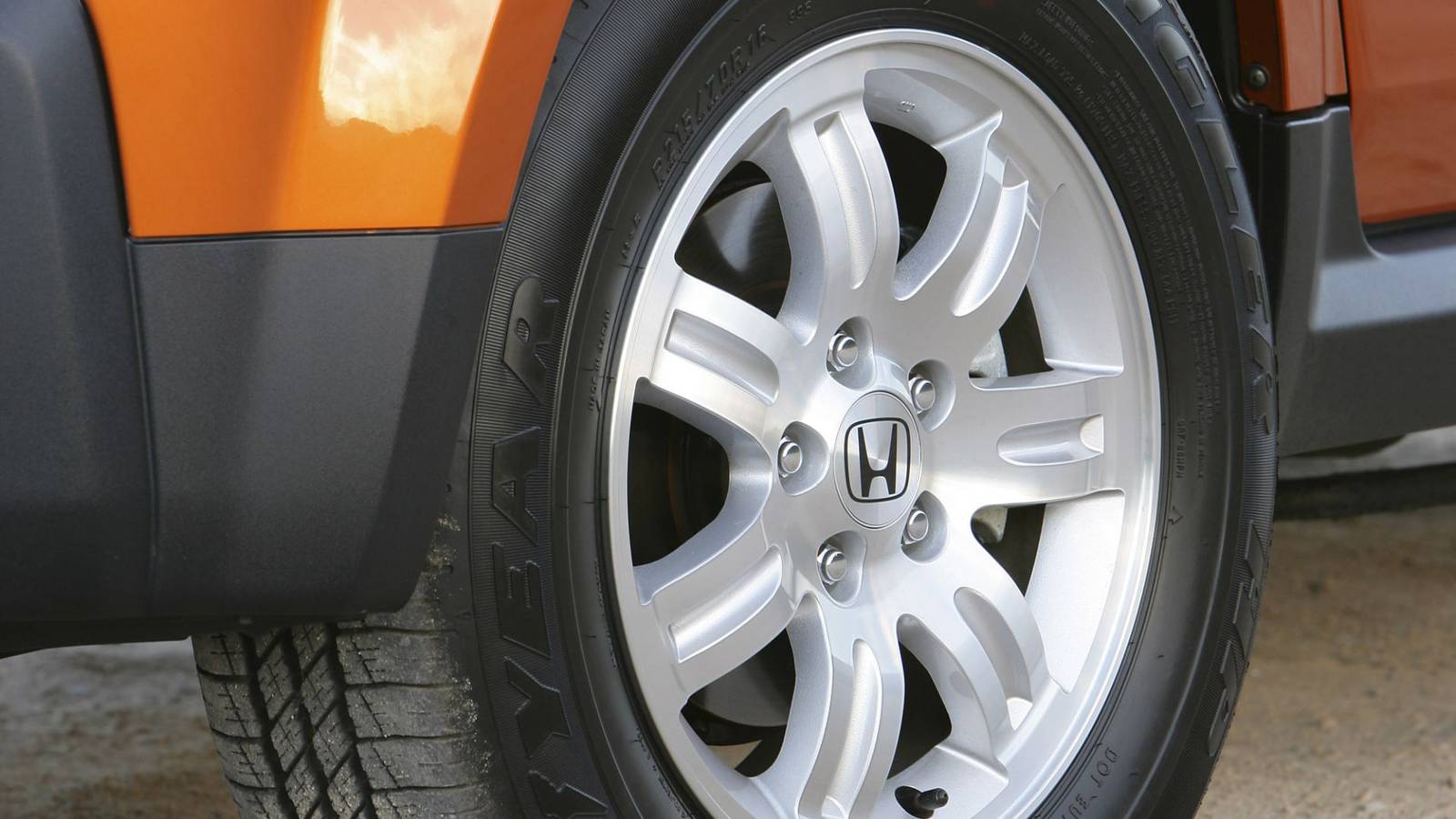 A Used Honda Element Is Ideal For Families On A Tight Budget a-used-honda-element-is-ideal-for-families-on-a-tight-budget