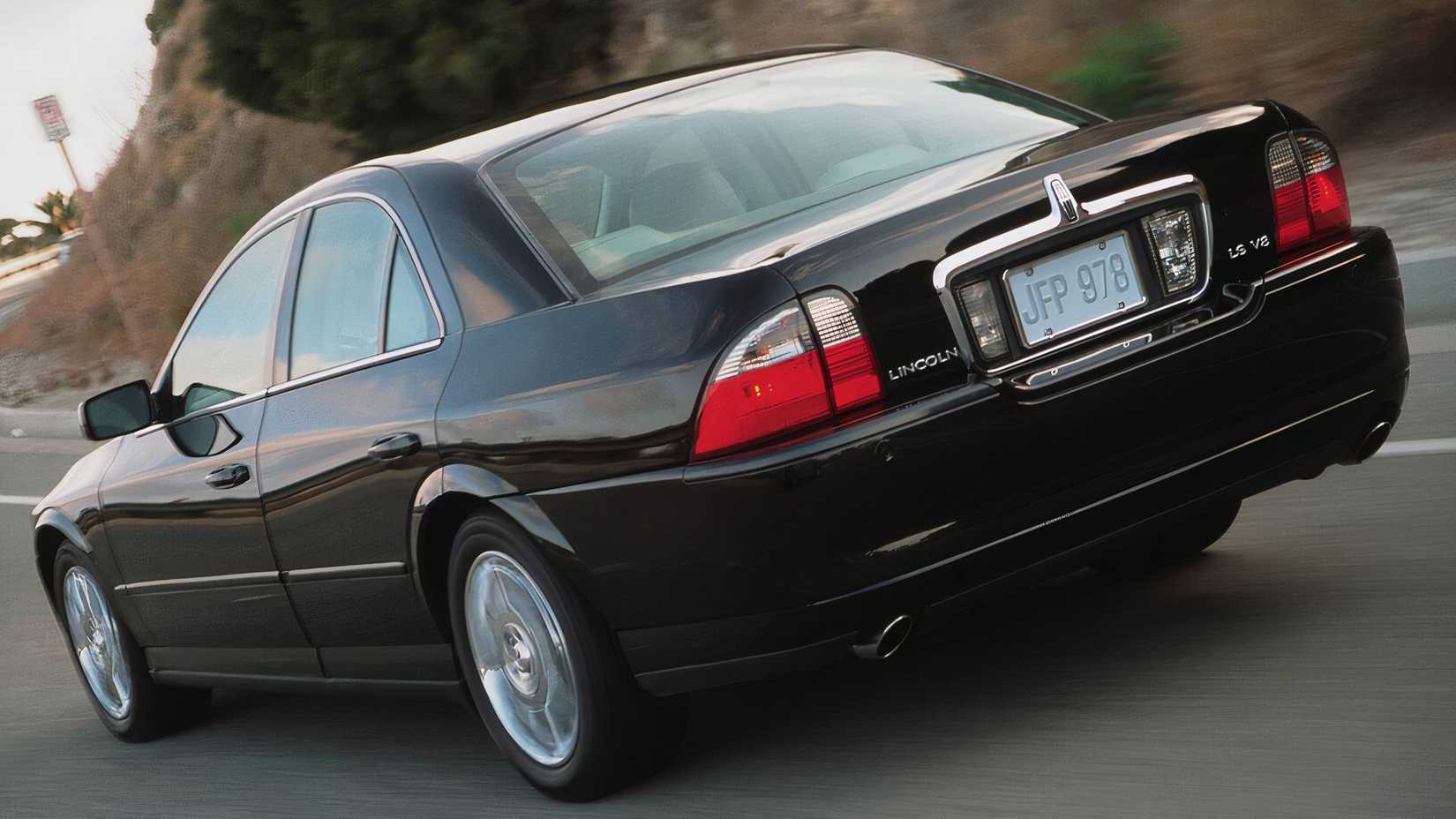 Why Lincoln's Manual V6 RWD Sport Sedan From The 2000s Failed