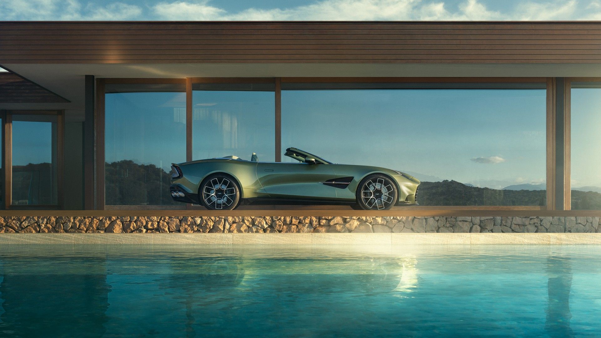 Aston Martin Vanquish Volante_08-1