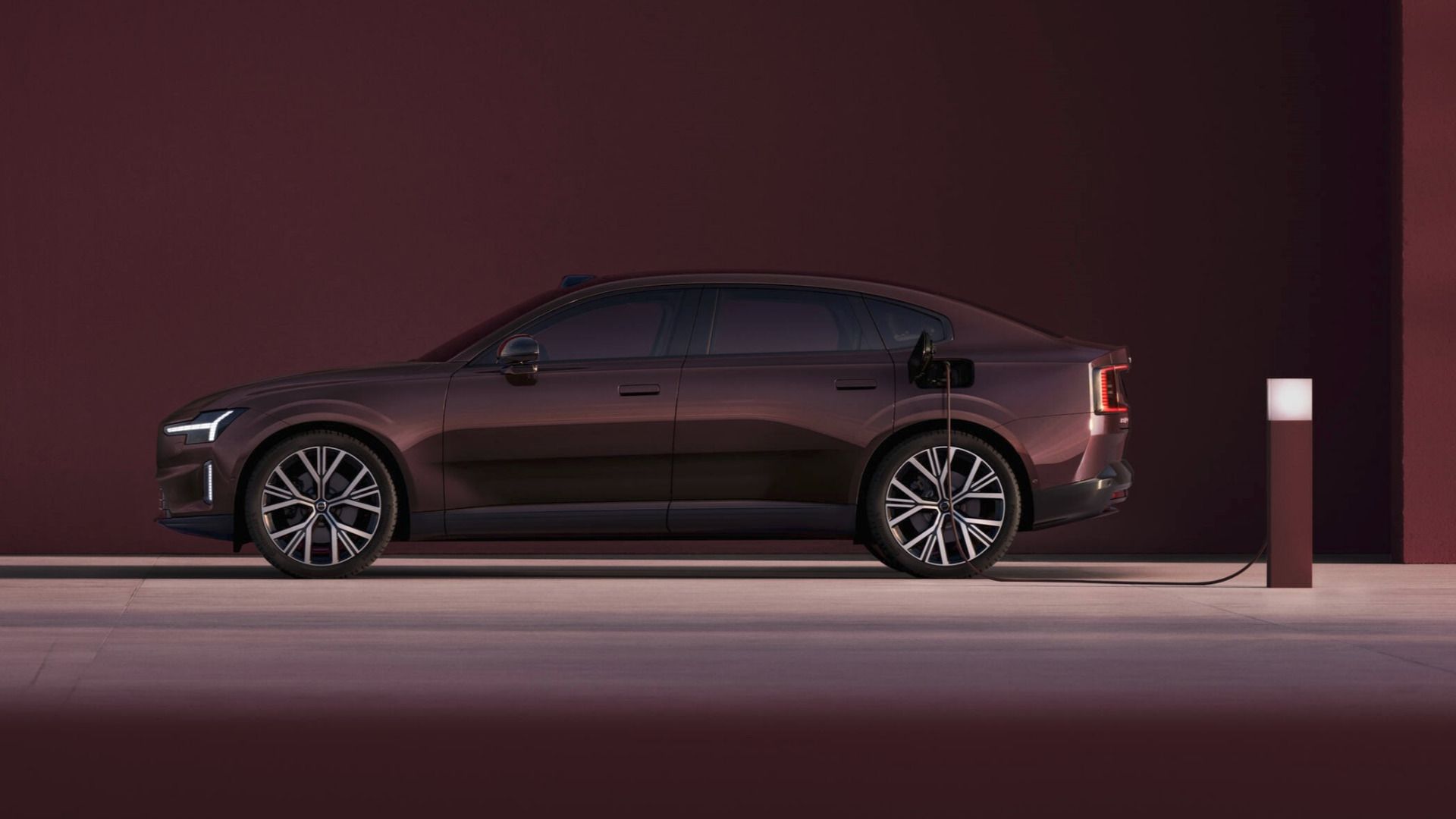 Volvo ES90 side profile charging