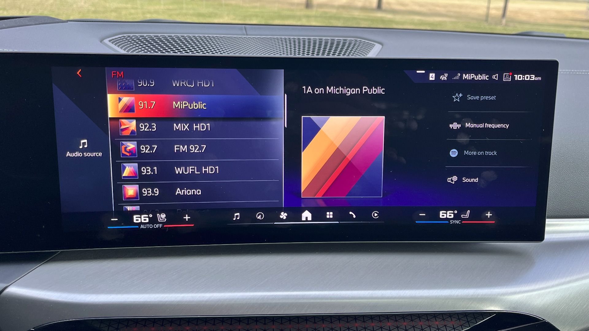 AM Radio In Cars Might Be The Only Thing America's Political Parties Agree On