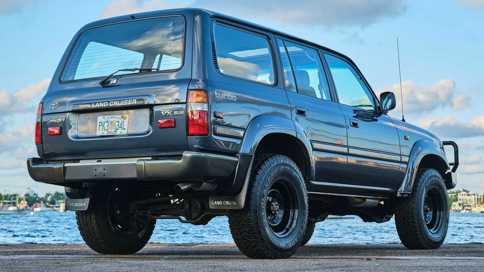Toyota Land Cruiser 80 rear