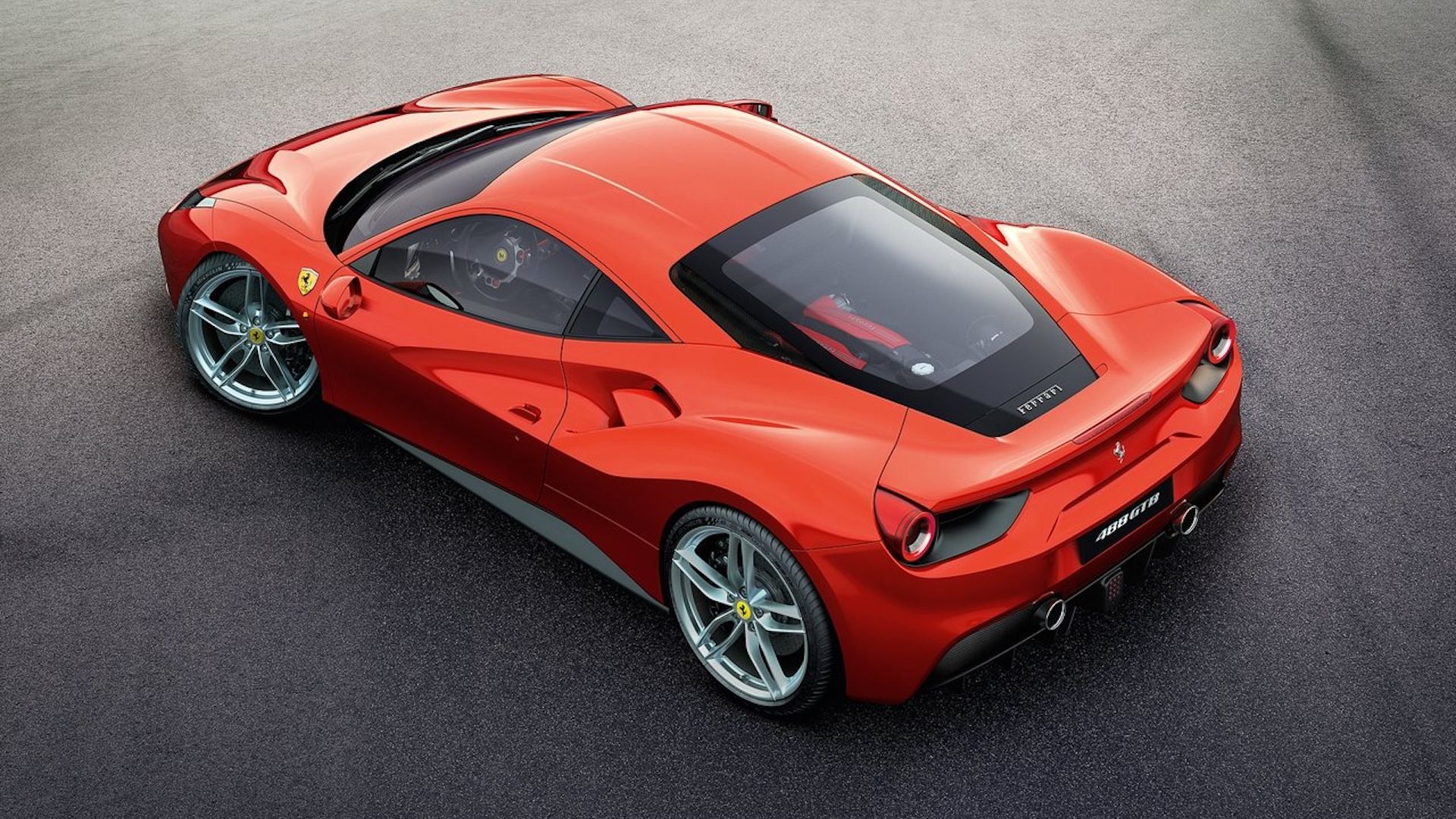 Pierwszy od czasów F40 supersamochód Ferrari z silnikiem V8 biturbo i centralnie umieszczoną jednostką jest szybszy i tańszy
