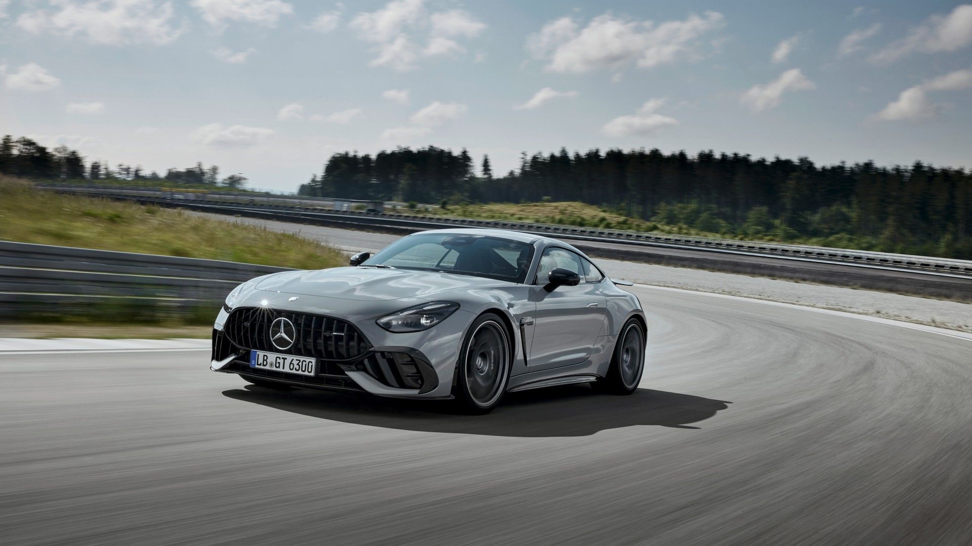 Mercedes-AMG's 911 GT3 Fighter Starts For A Lot Less Cash