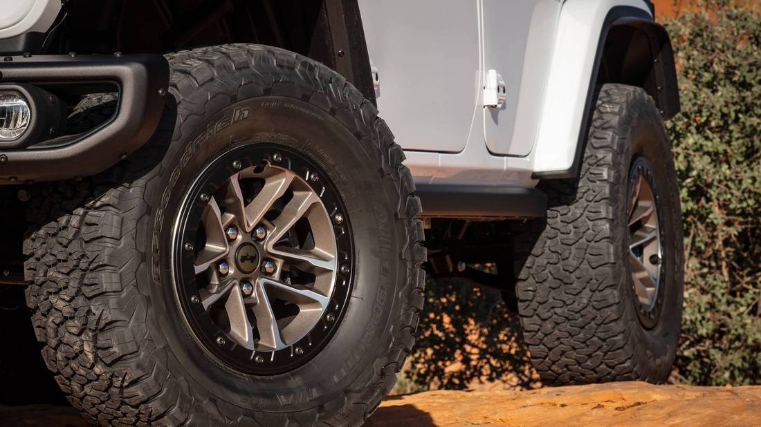 Difference between Bead Lock And Standard Wheels: Key Benefits Explained