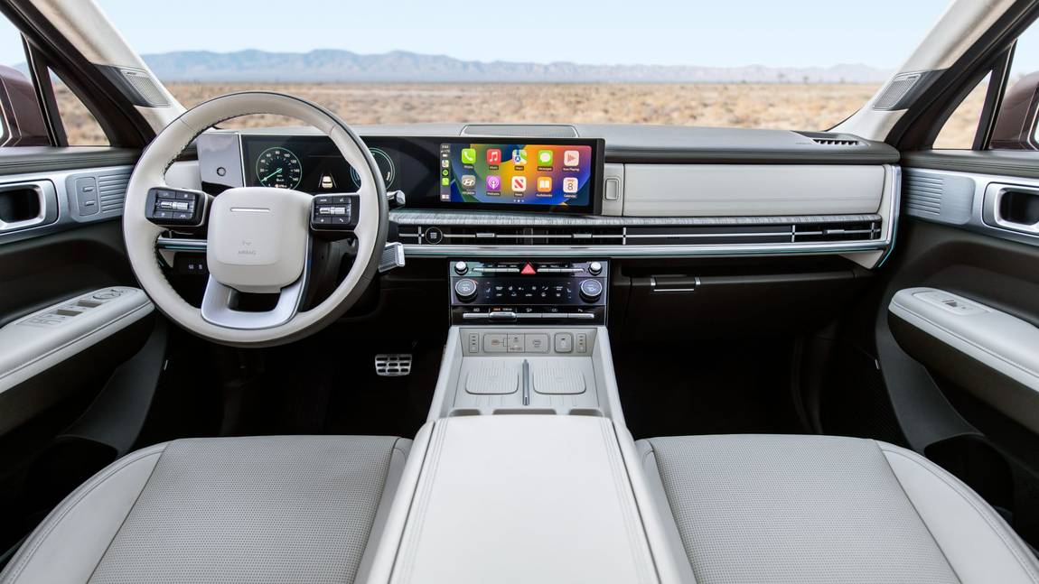 2025 Hyundai Santa Fe Interior Photos