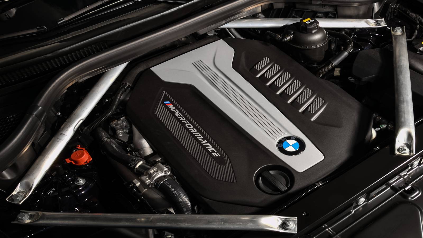 Only One Automaker Was Brave Enough To Build This Quad-Turbocharged Engine, And It's Not Bugatti