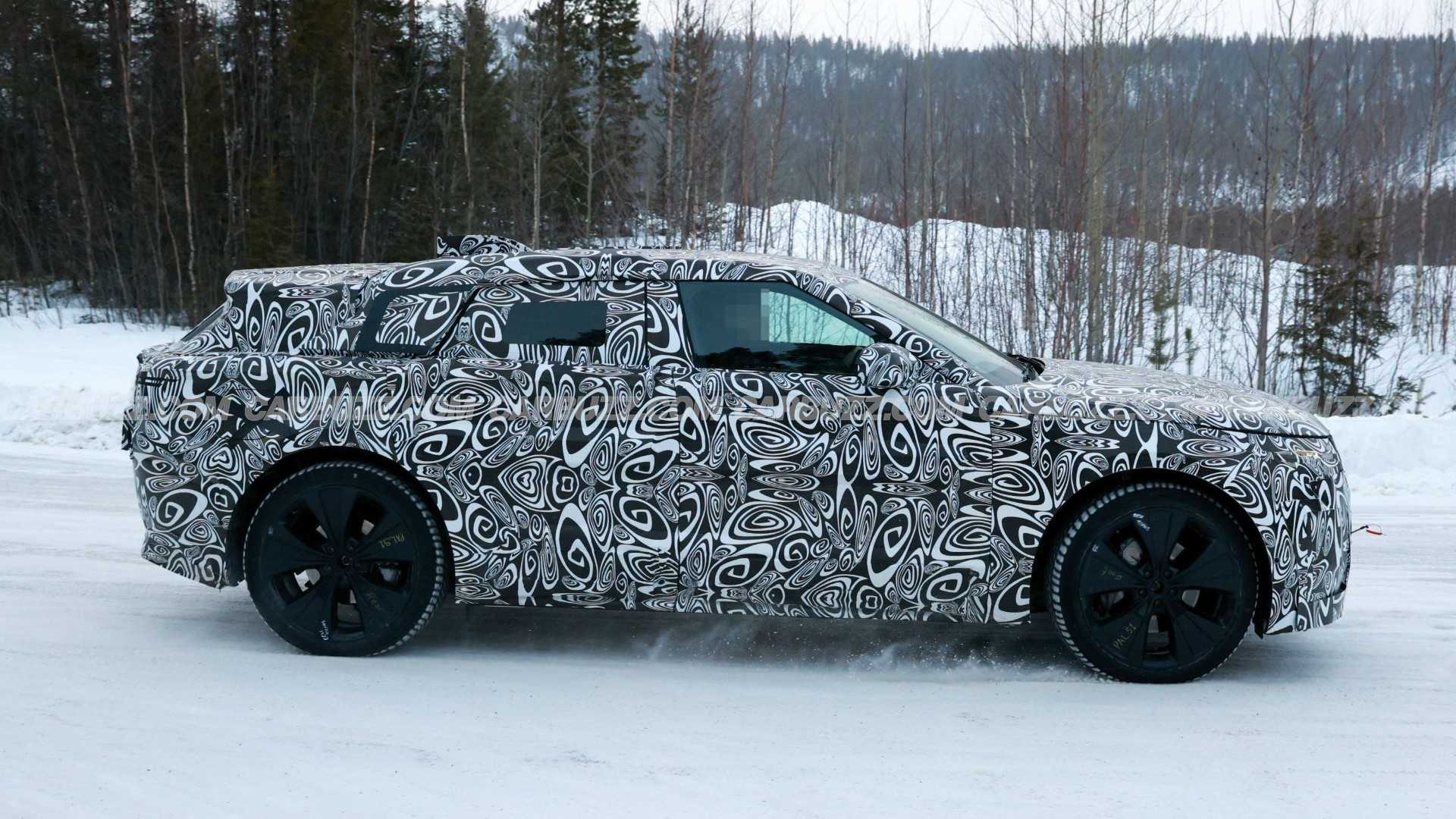 Range Rover Car Prototype Range Rover's First EV Will Take The Luxury Brand To New Heights