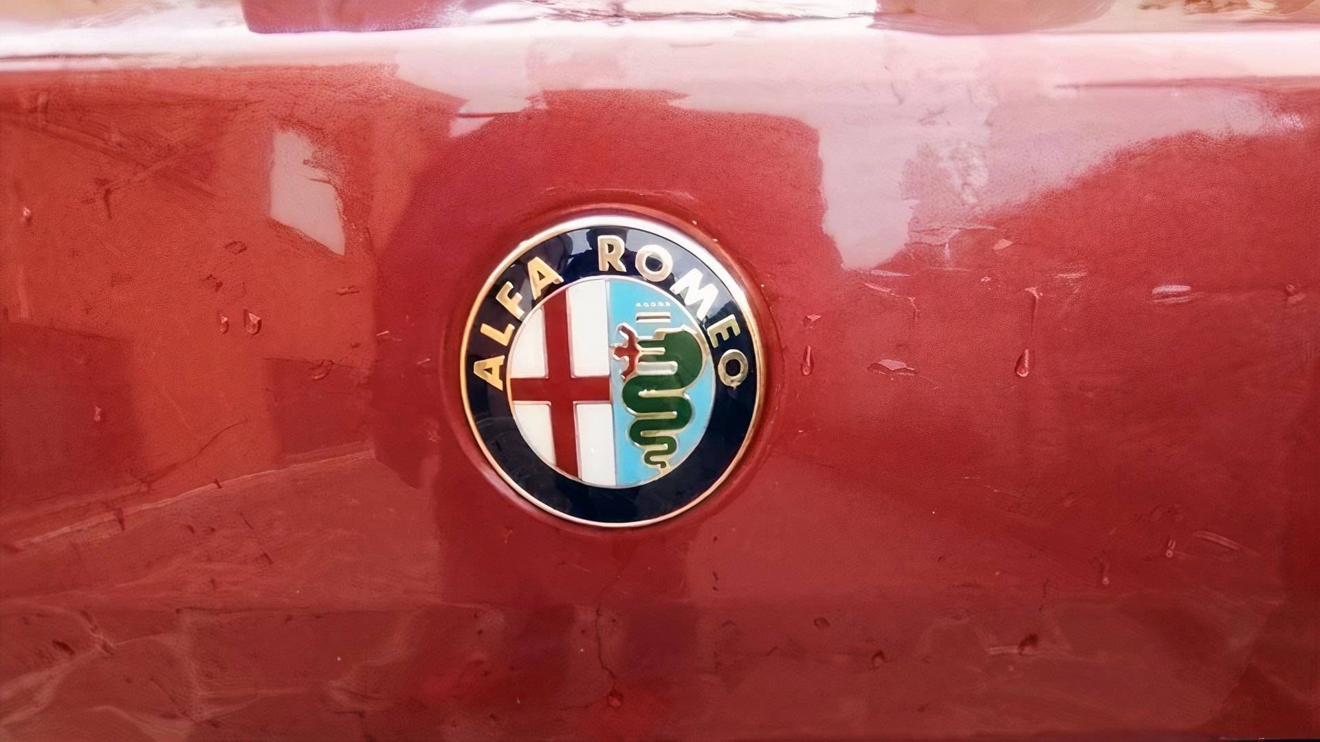 thumbnail image 2 of Chrome Front Grille Frieze With Logo For Alfa Romeo 159 — Mustache Style With Coat Of Arms 2 of 12