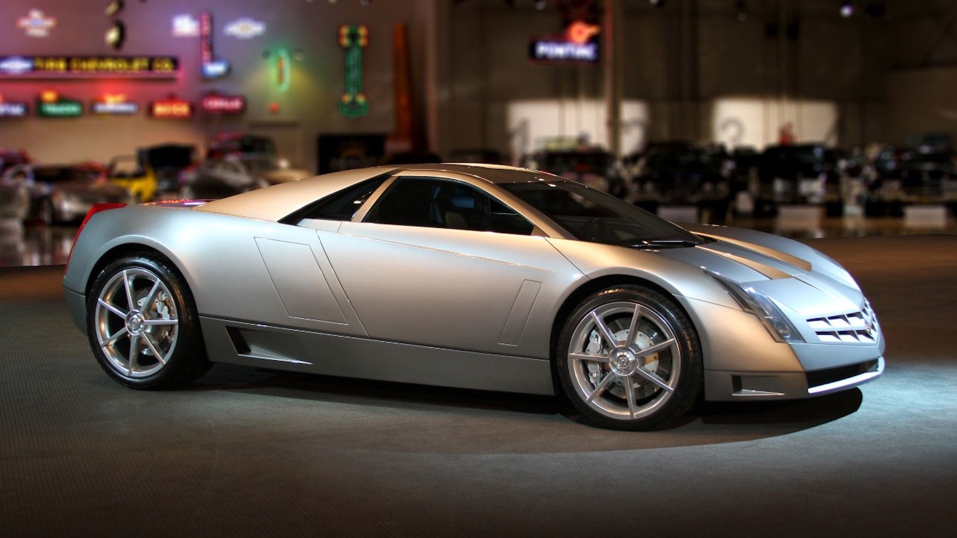 2002 Cadillac Cien Concept Silver Front Angled View