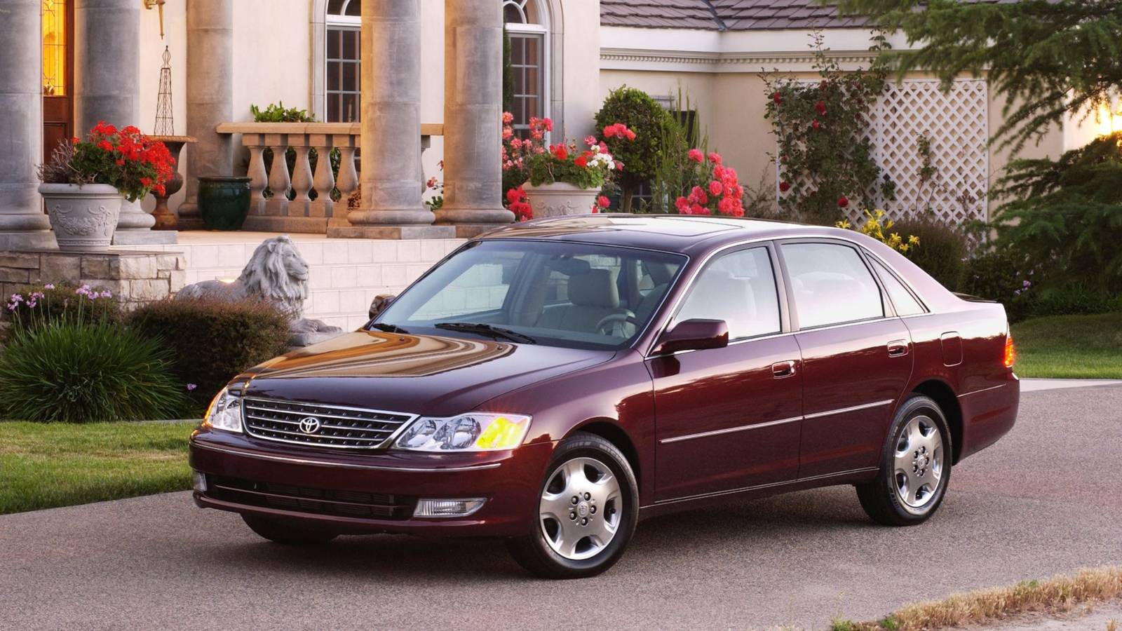 Toyota Avalon Generations:Key Updates Across All Model Years