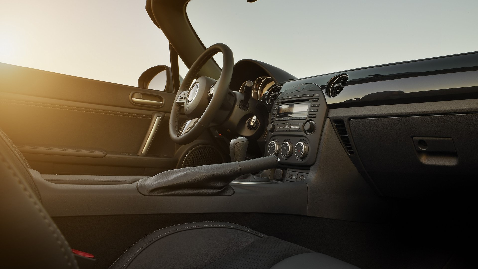 2013 mazda miata interior from passenger seat