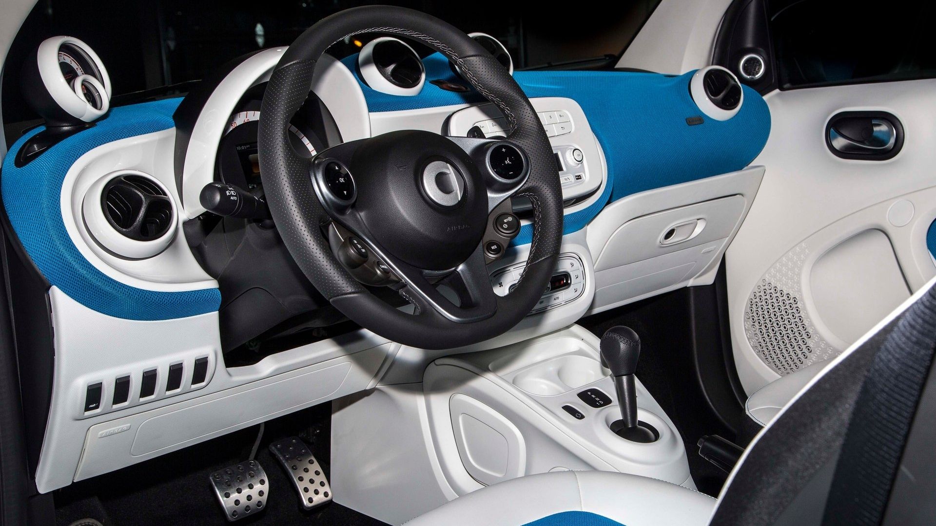 AI Insists Drivers Of Smart Cars Are The Happiest