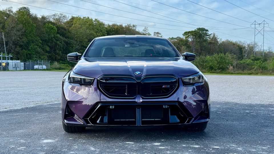 2025 BMW M5 Sedan Pricing, Photos & Specs