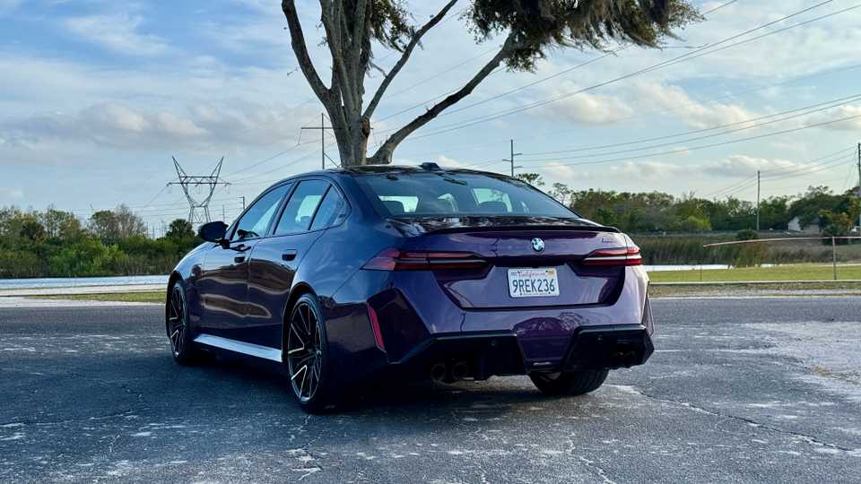 2025 BMW M5 Sedan Pricing, Photos & Specs