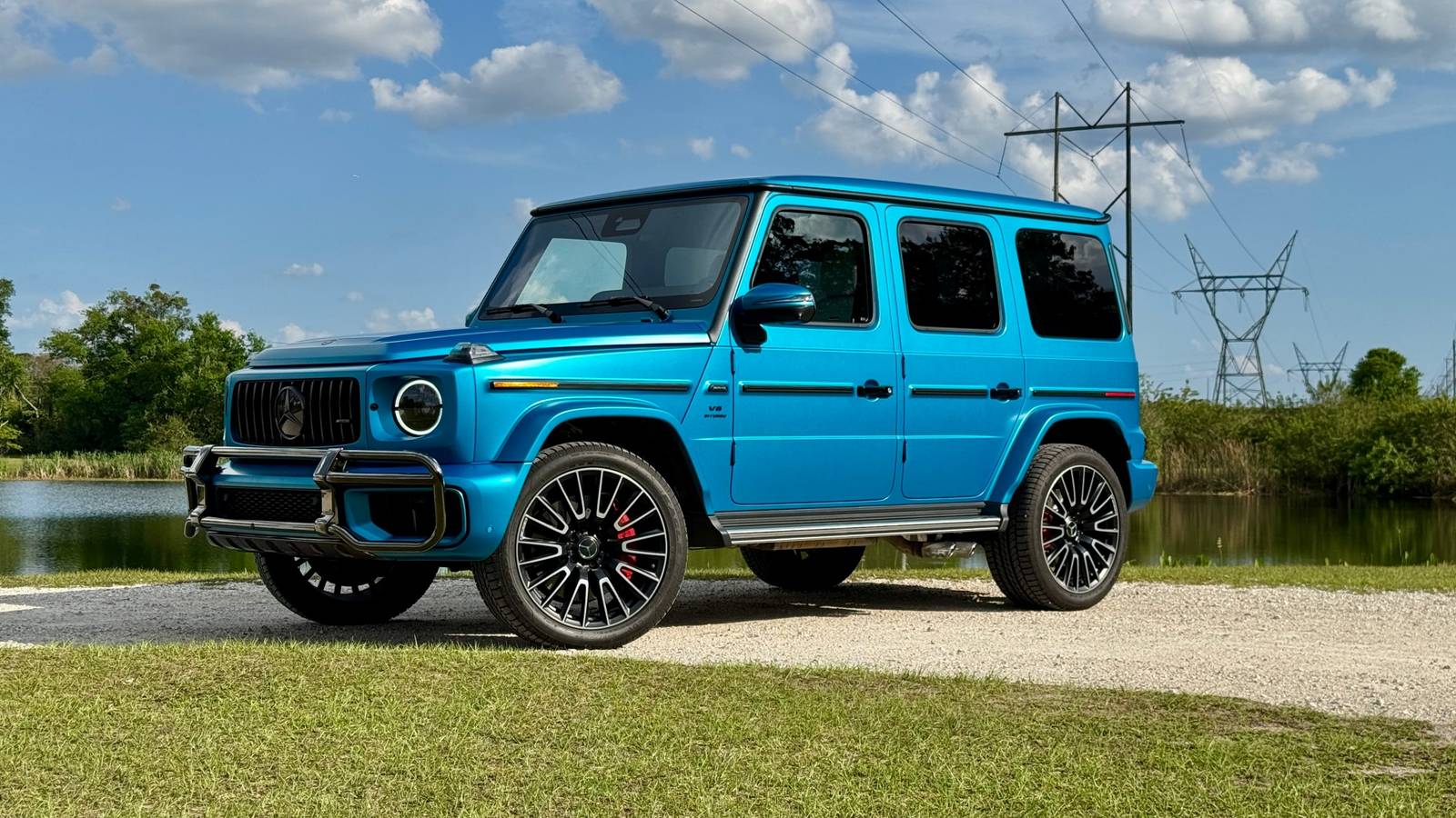 2 Turbos, 3 Differentials, 8 Cylinders: The Luxury Off-Roader With A $200k-Plus Price Tag