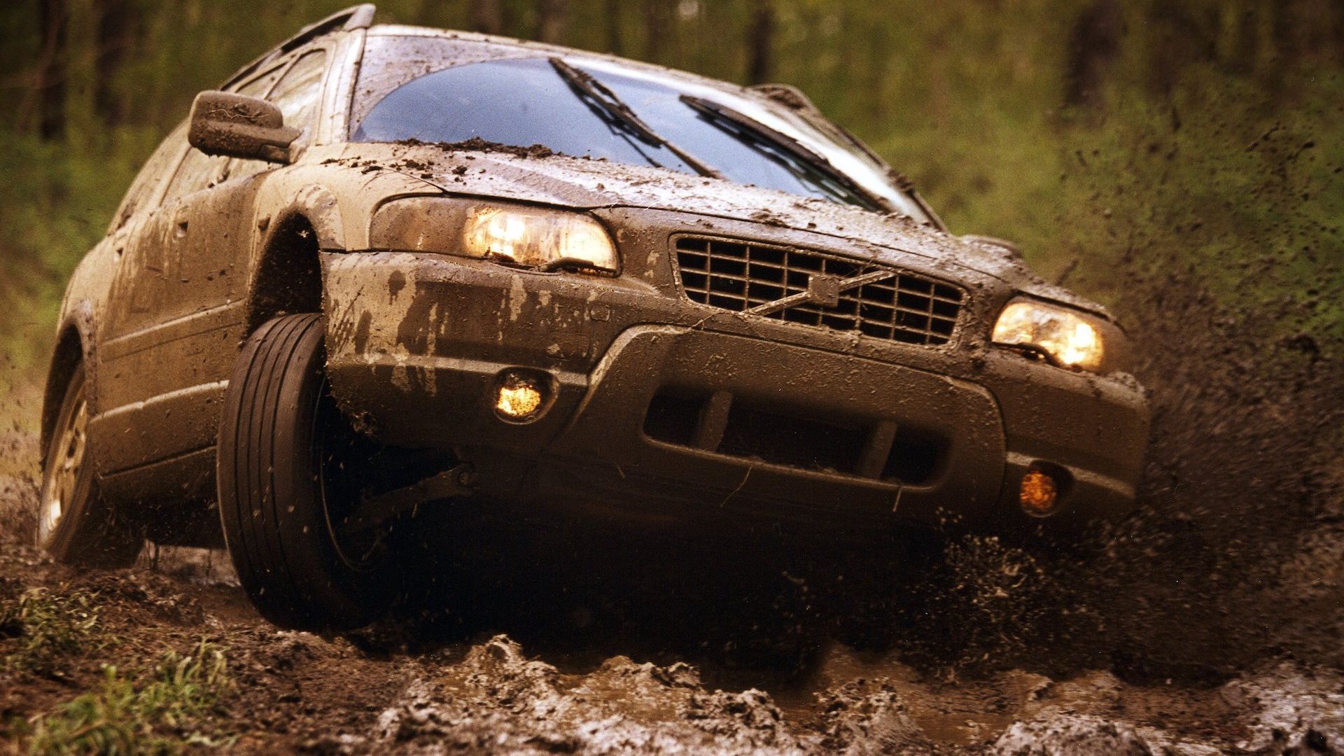 Volvo XC70: The Dependable and Practical Off-Road Station Wagon