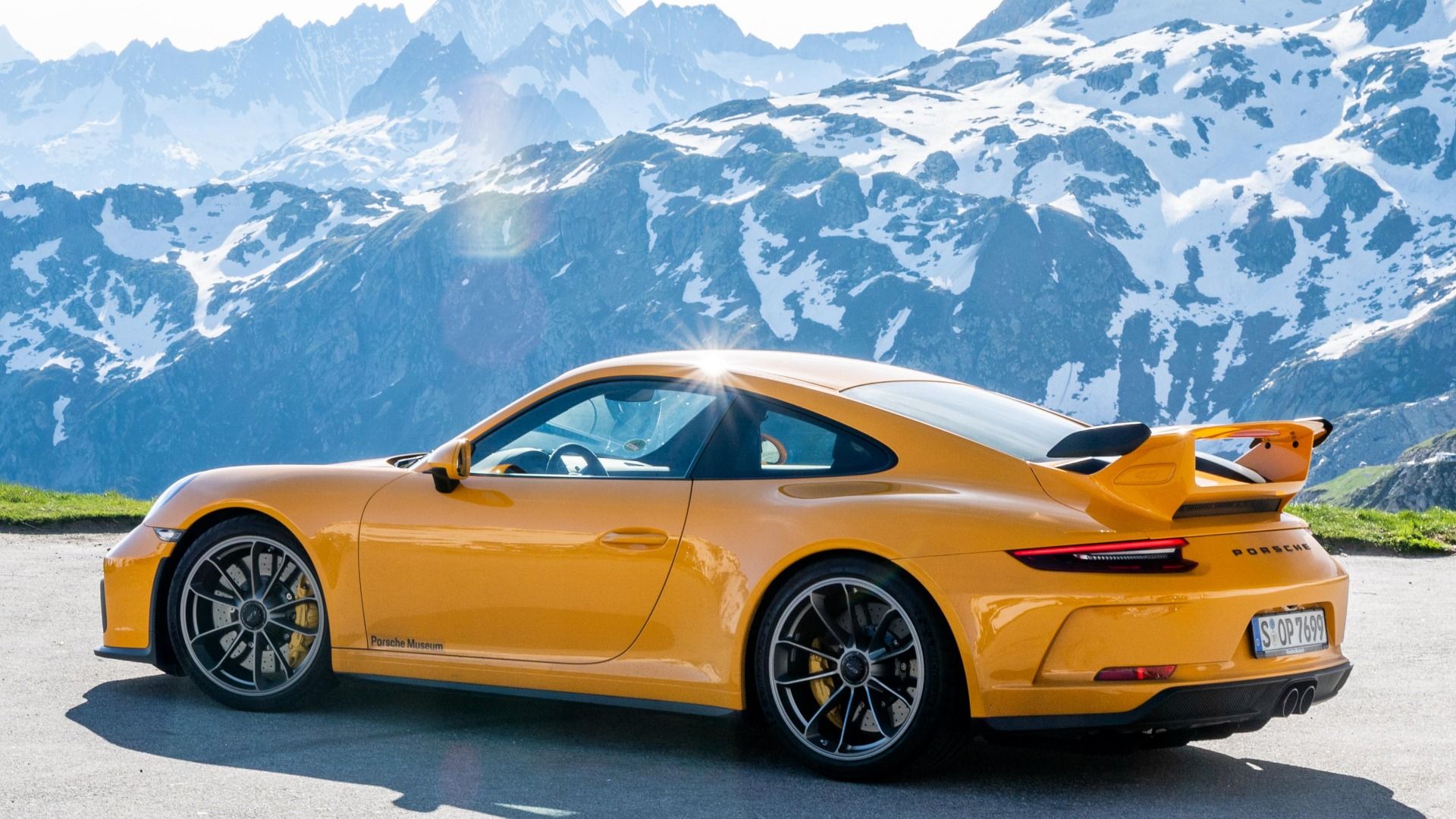 Porsche 911 GT3 カタログ Porsche 911 GT3 Generations: Key Updates Across All Model Years
