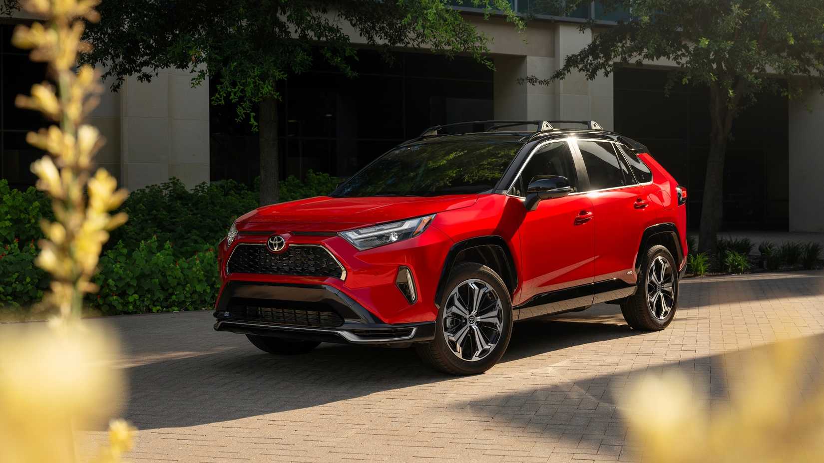 Subaru Crosstrek vs. Toyota RAV4: A Comparison of Japanese Crossovers