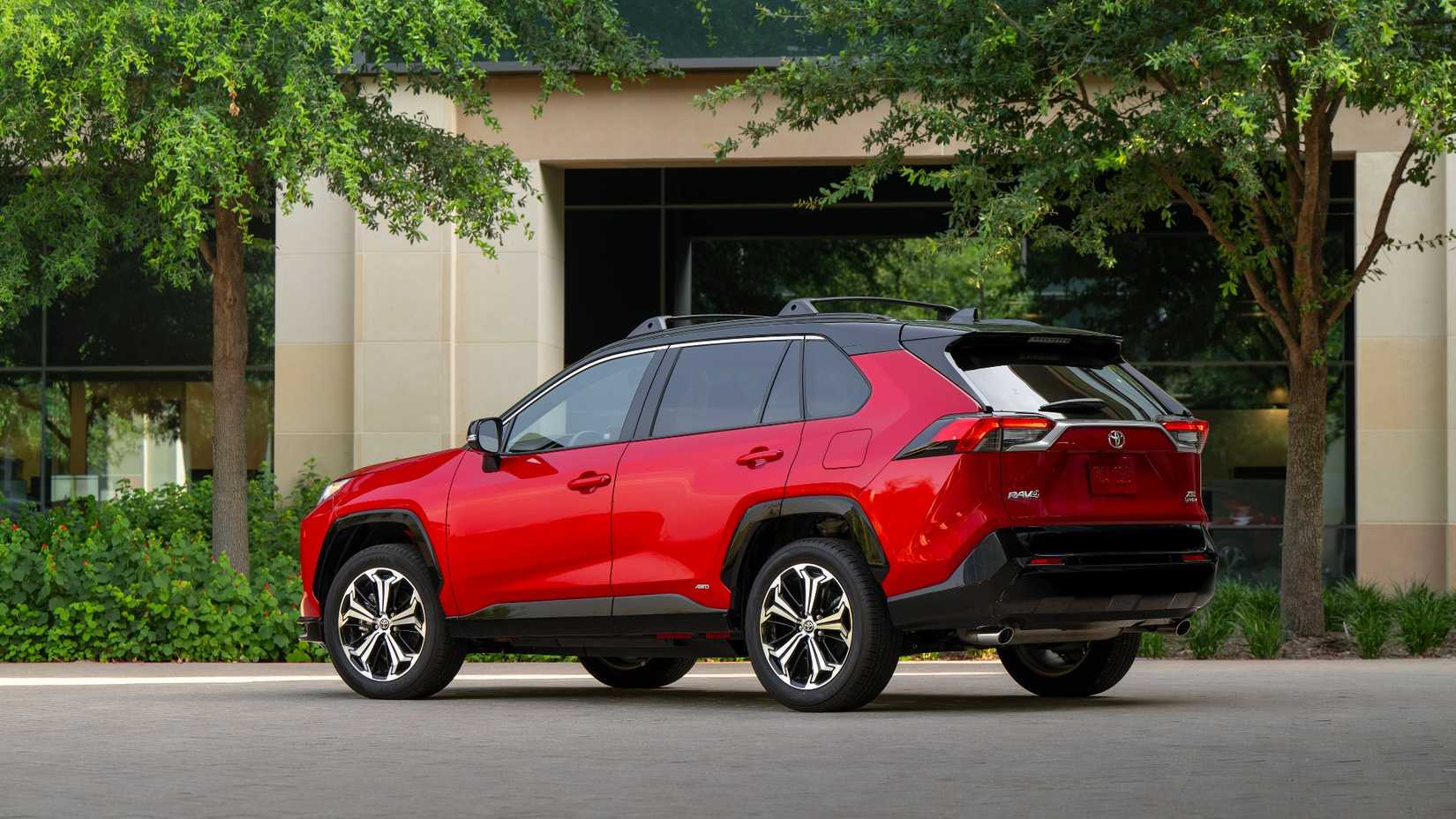 Subaru Crosstrek vs. Toyota RAV4: A Comparison of Japanese Crossovers