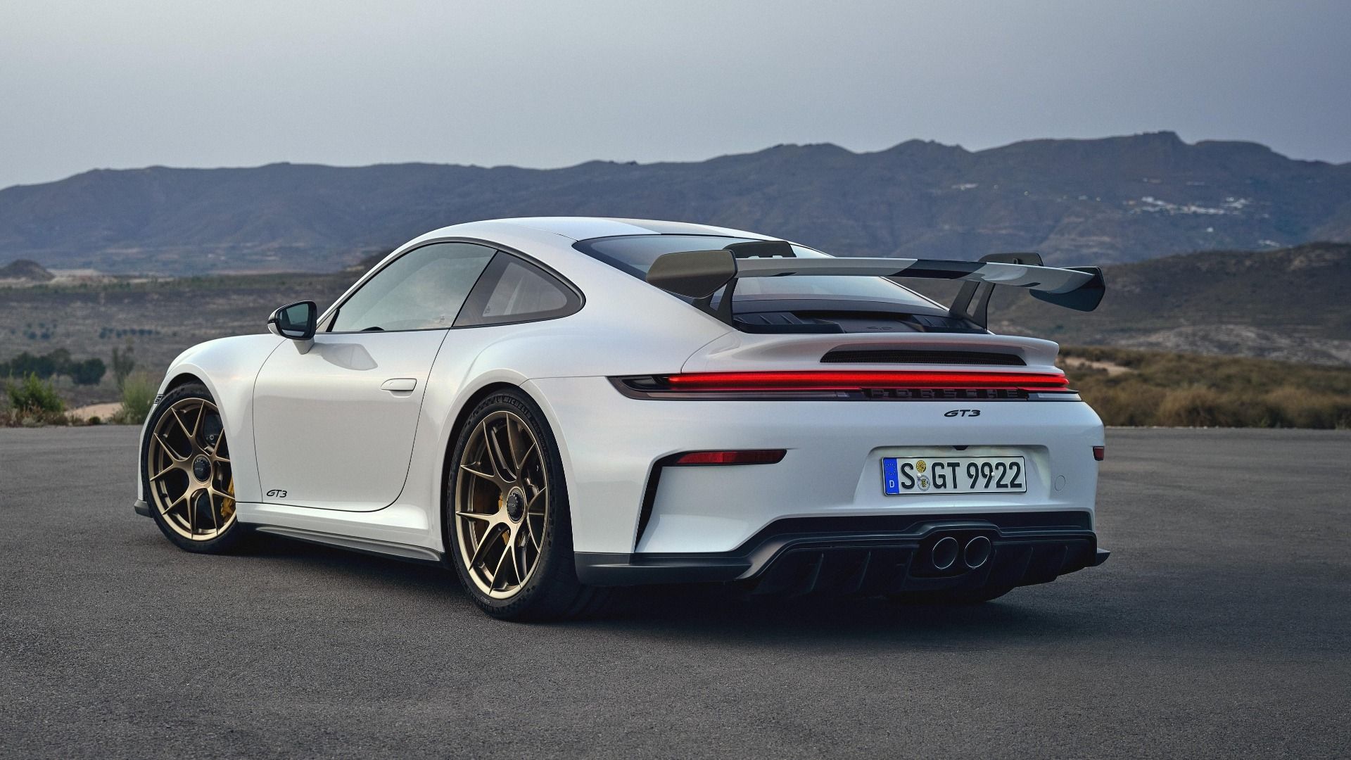 Porsche 911 GT3 カタログ 911（ポルシェ）911GT3 RS（2023年7月）｜カタログ