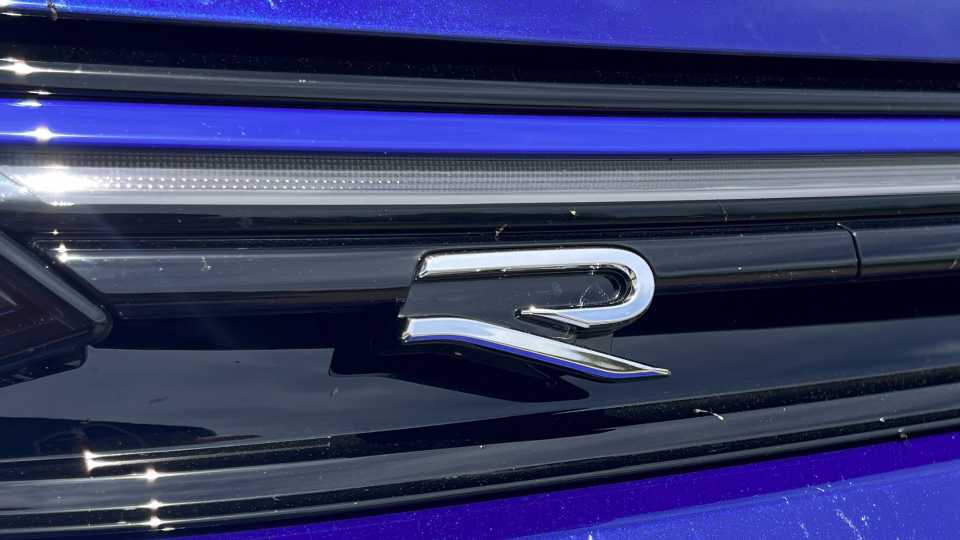 2025 Volkswagen Golf R Pricing, Photos & Specs