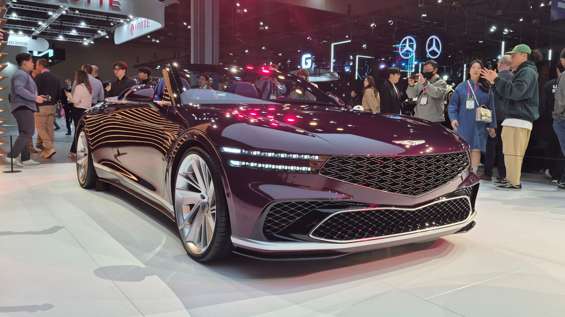 genesis-x-gran-convertible-concept-seoul-mobility-show-2025-exterior-1.jpg