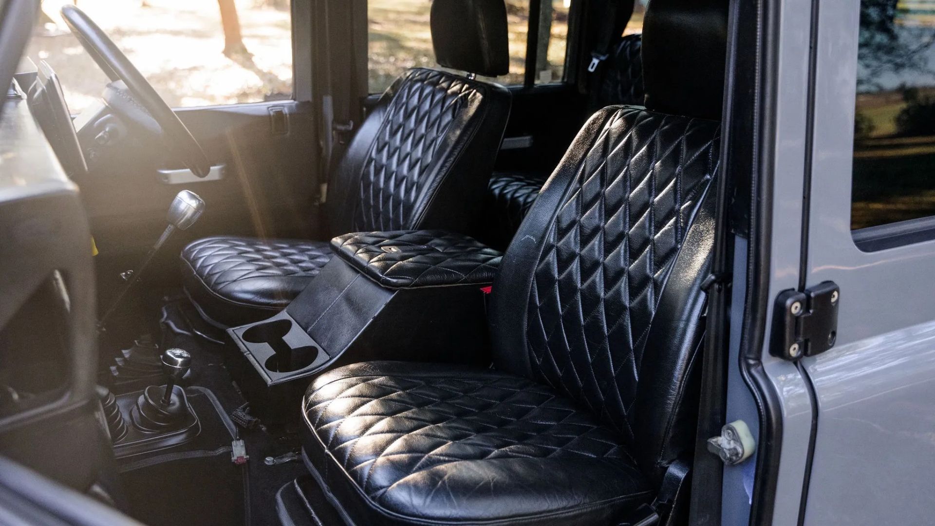 192 HP, 7,000 RPM, Full-Time 4WD: The Ultimate Factory Defender Was ...