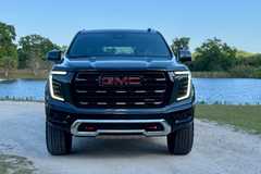 2025 GMC Yukon front static