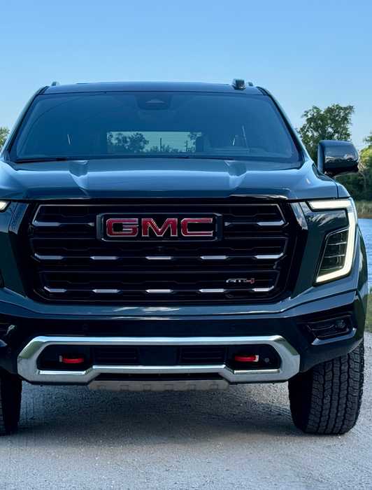 2025 GMC Yukon front static