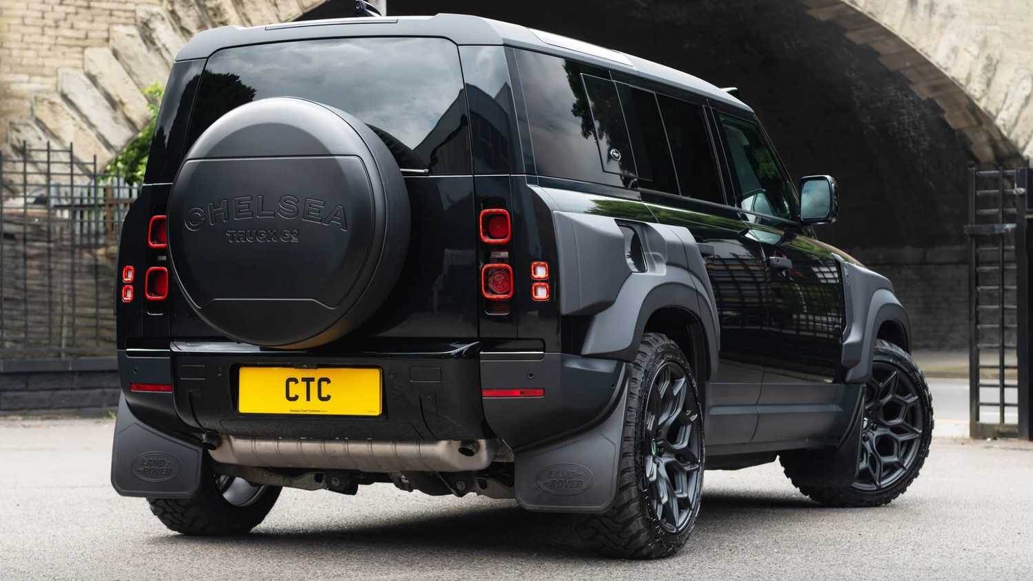 Chelsea Ruck Chelsea Truck Company's Widebody Land Rover Defender Kit Just Got A ...