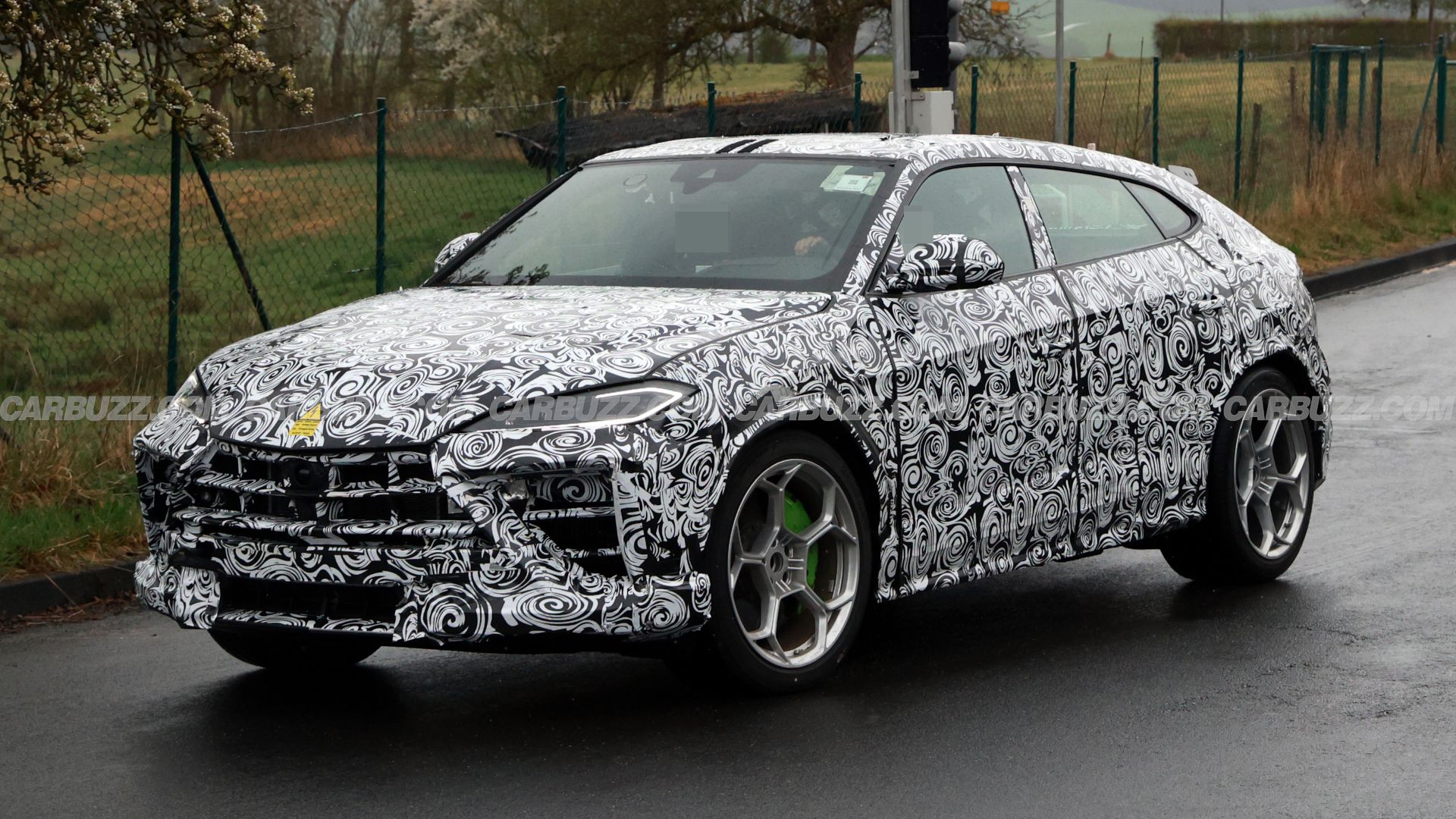 New Urus SE Performante: Mellow Beast, Chassis King at Nürburgring Test