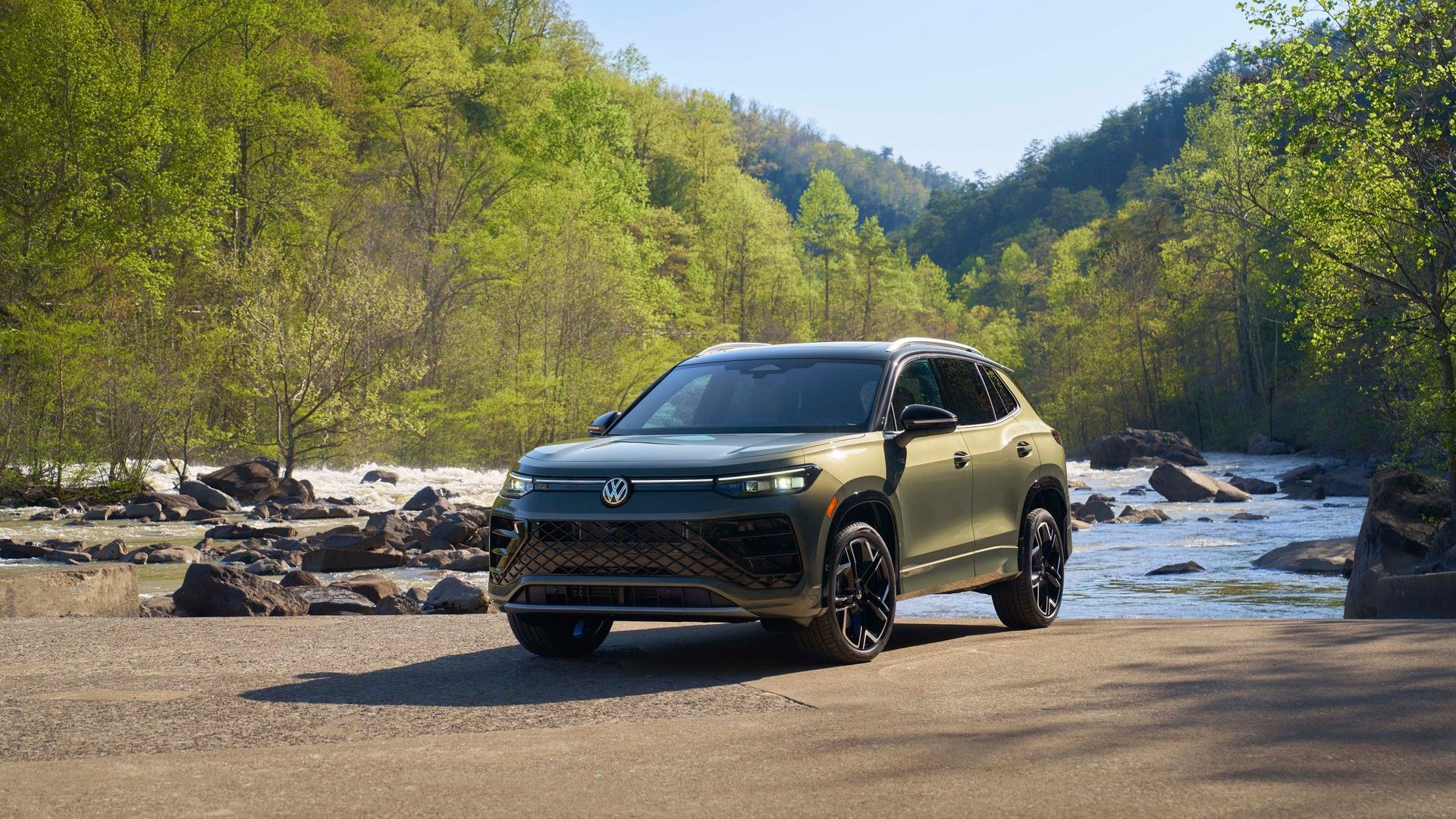 2025 Volkswagen Tiguan Pricing, Photos & Specs