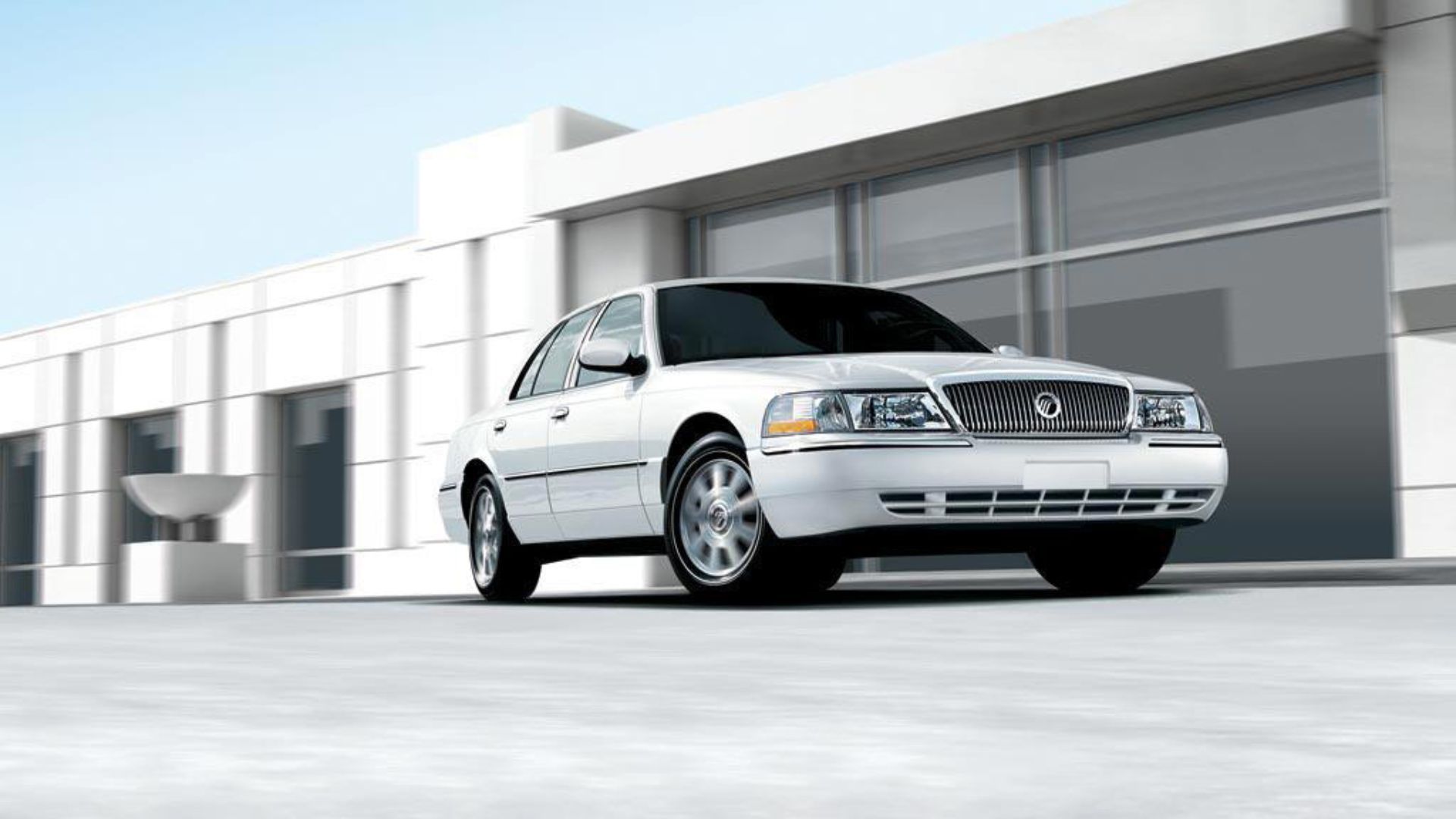 2003 - 2005 Mercury Grand Marquis - front 3/4 angle 