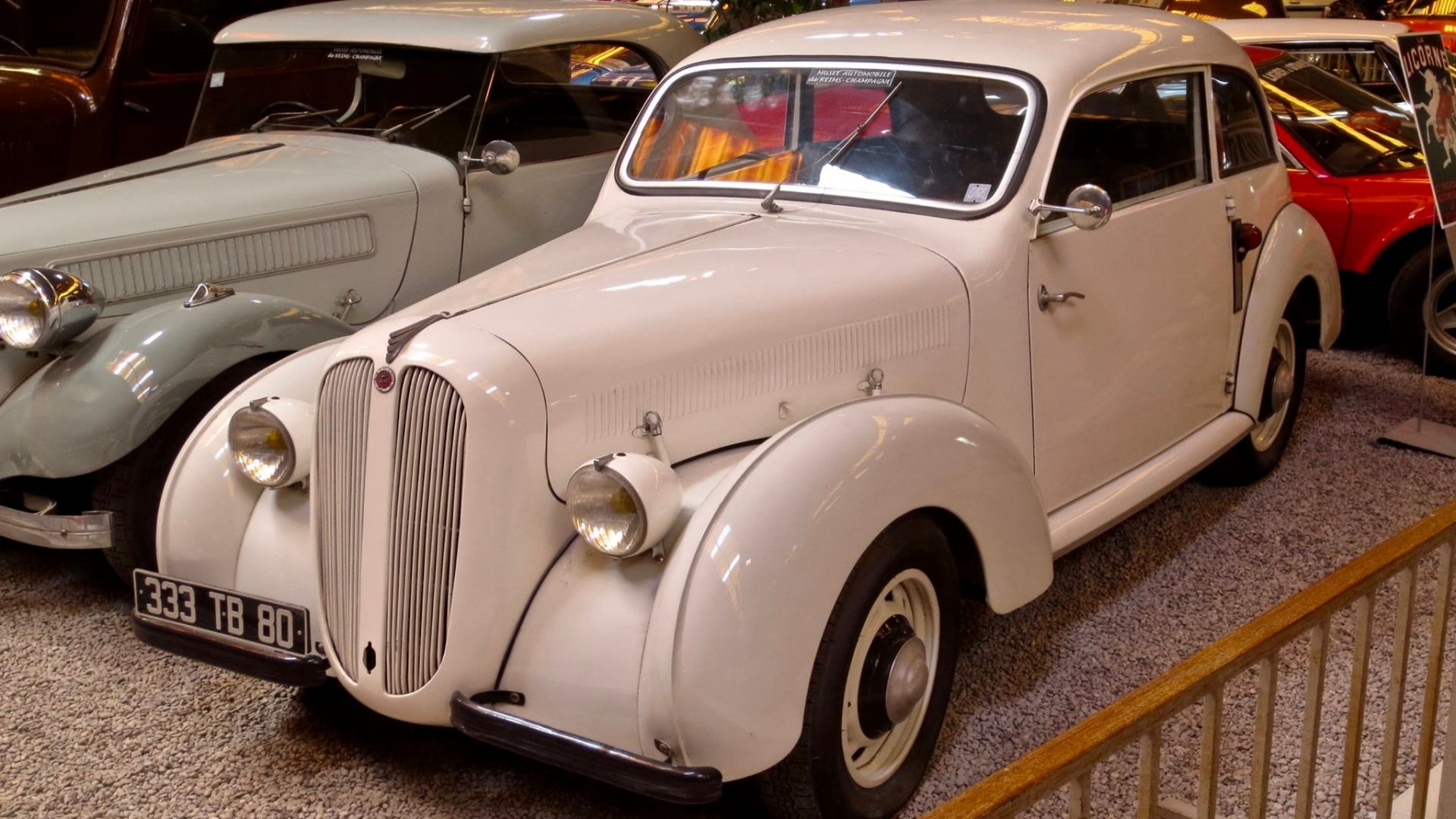 1947 corre la licorne front white