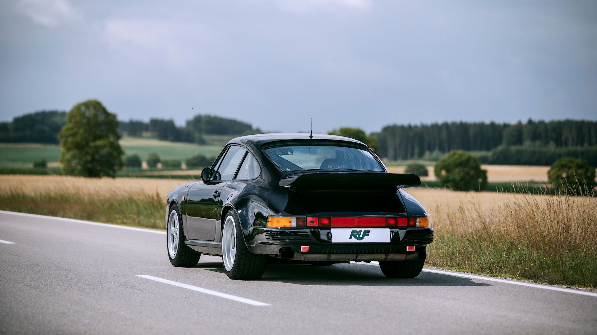 The Hardcore Porsche That Could Humble The Ferrari F40