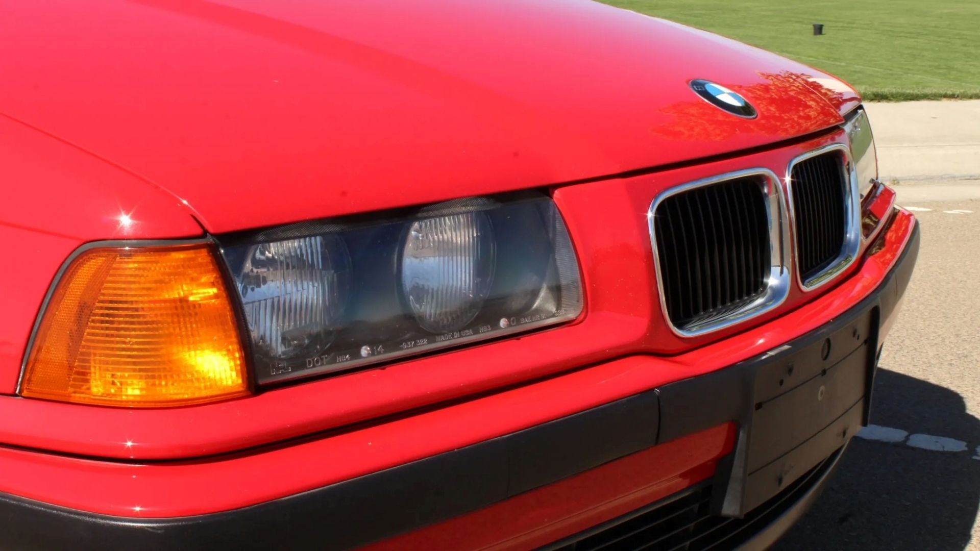 1995 bmw 3 series compact front close up red